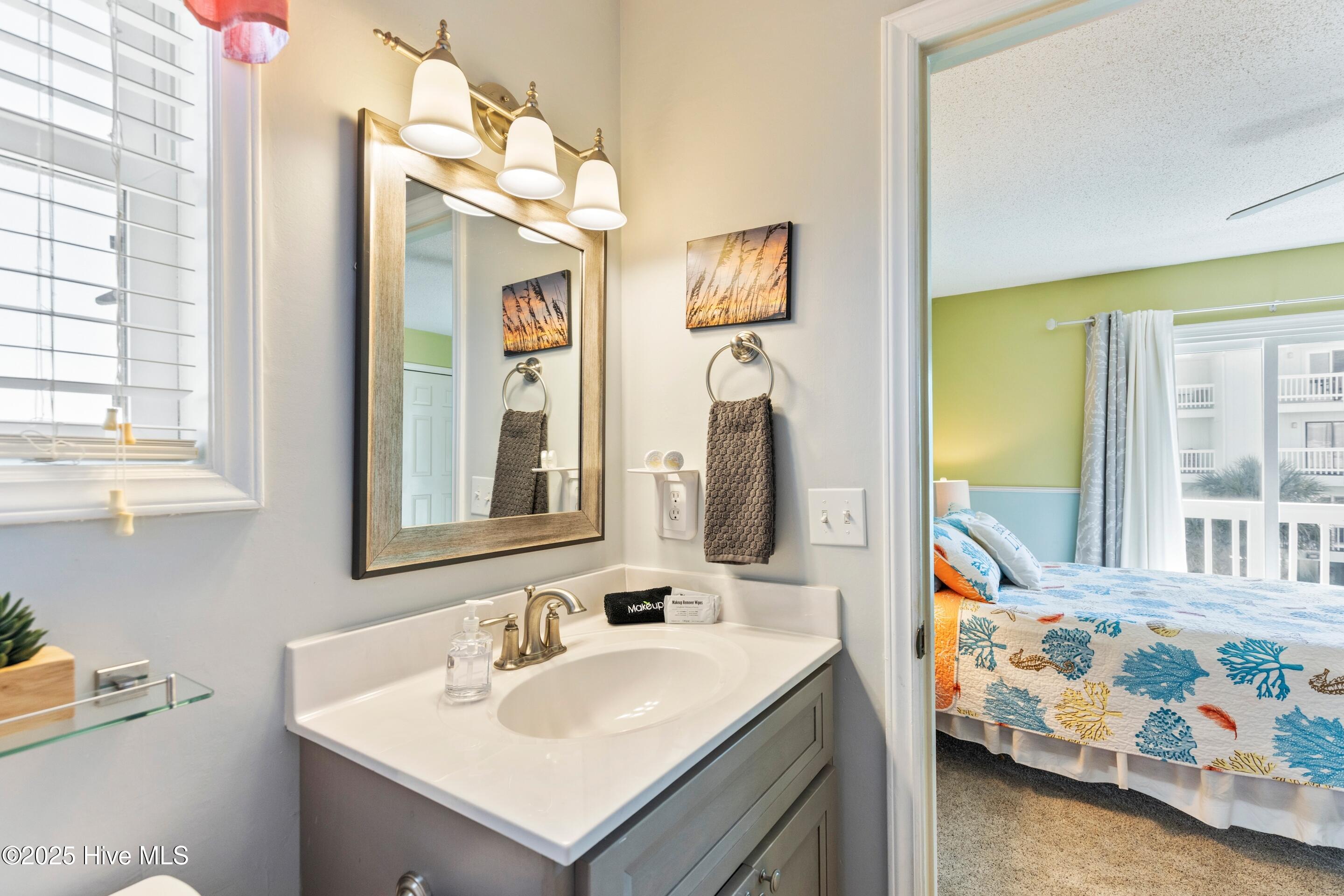 100541079 | Photo 20