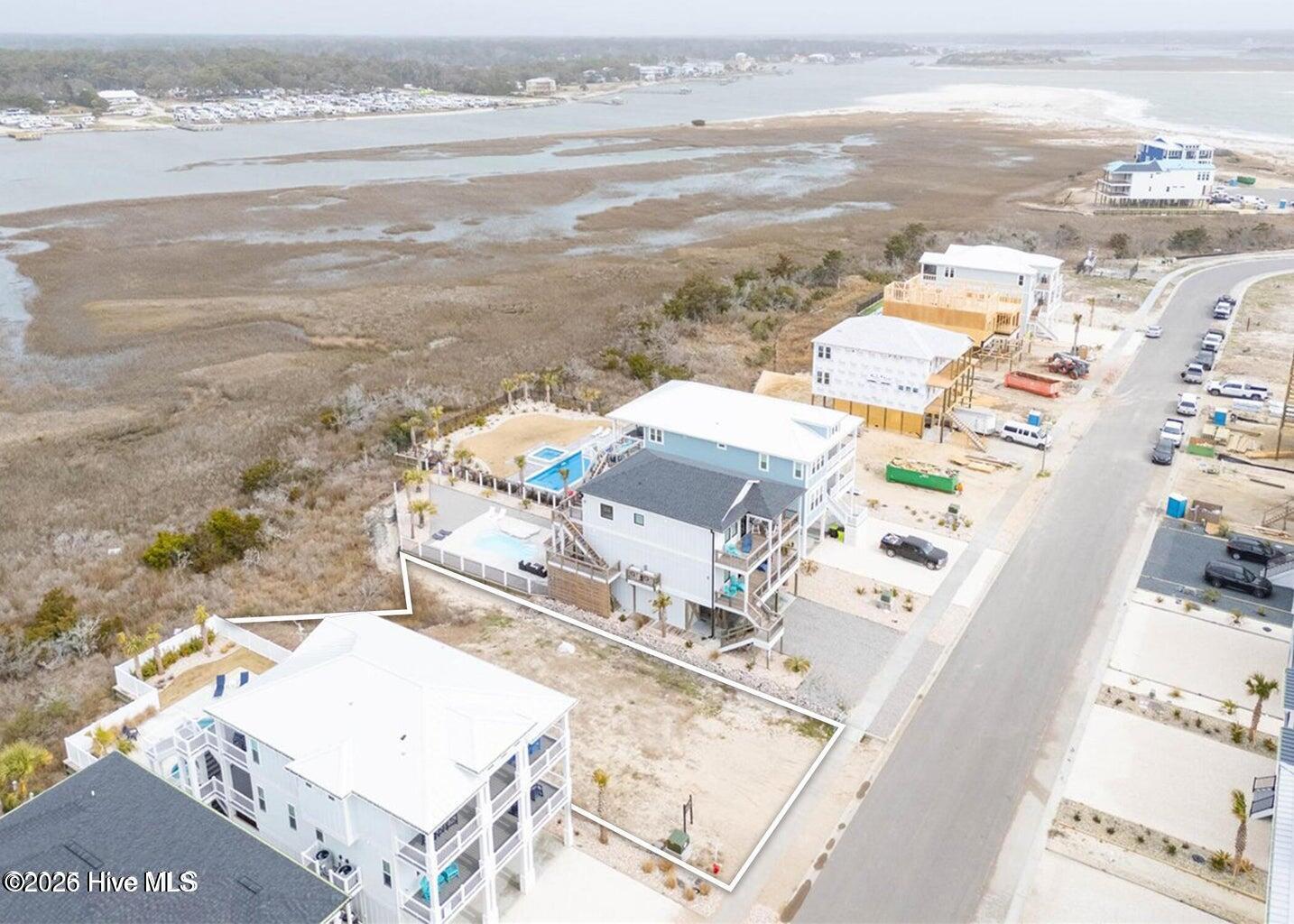 100556227 | Photo 13