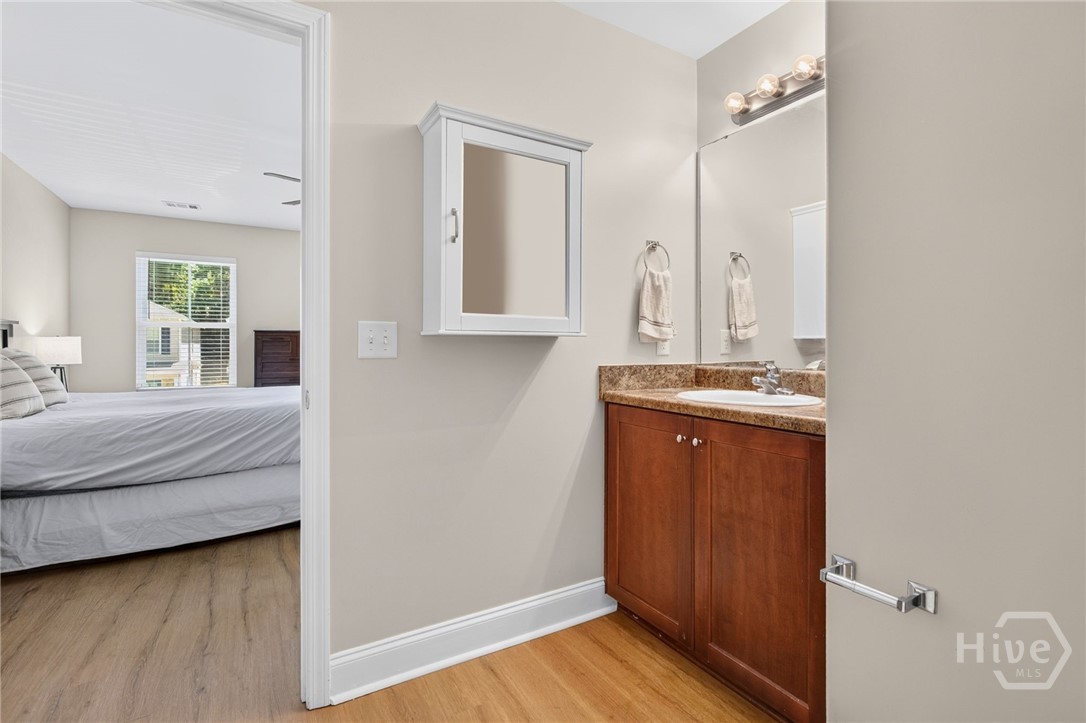 Full Bathroom 2