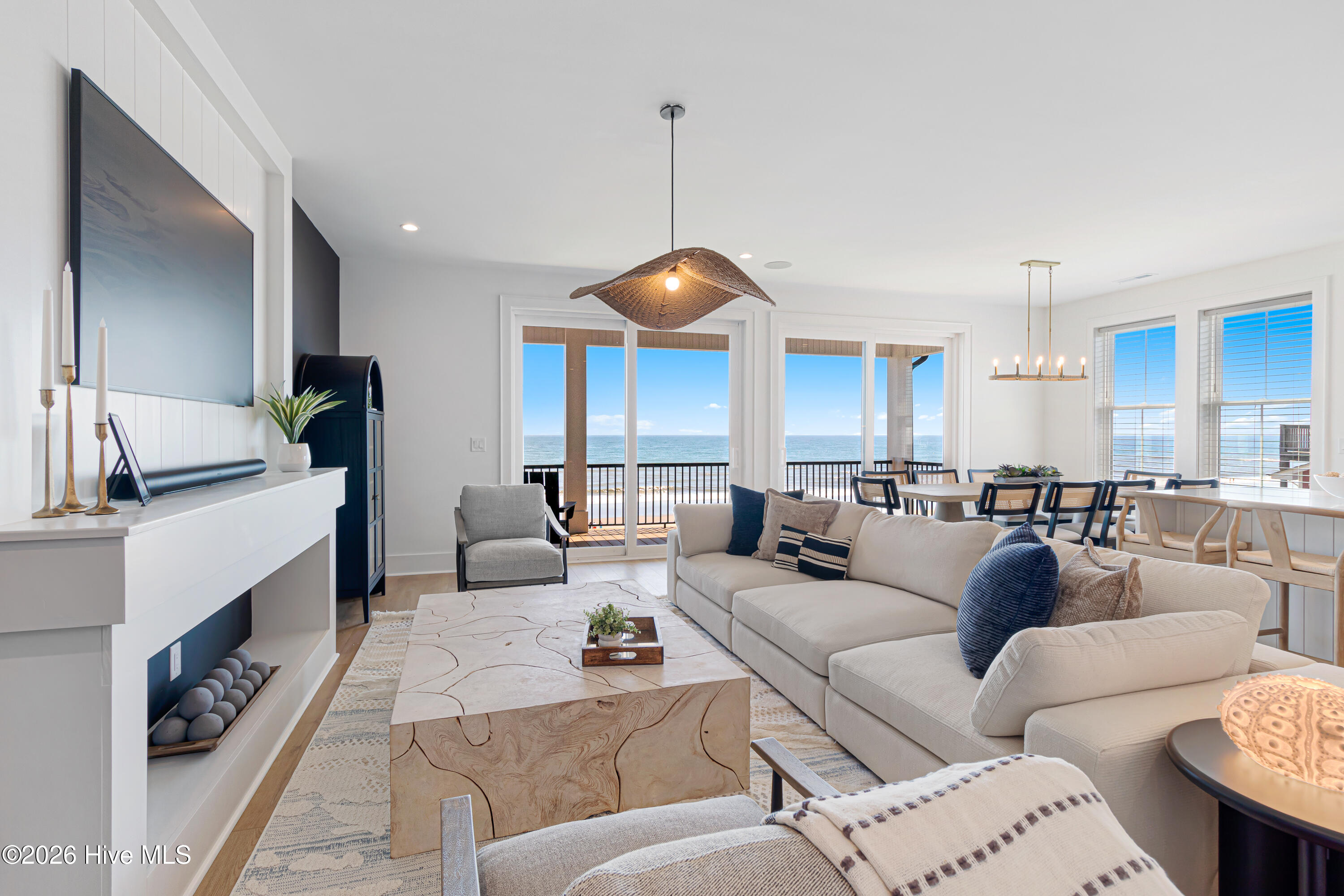 100567195 | Photo 11