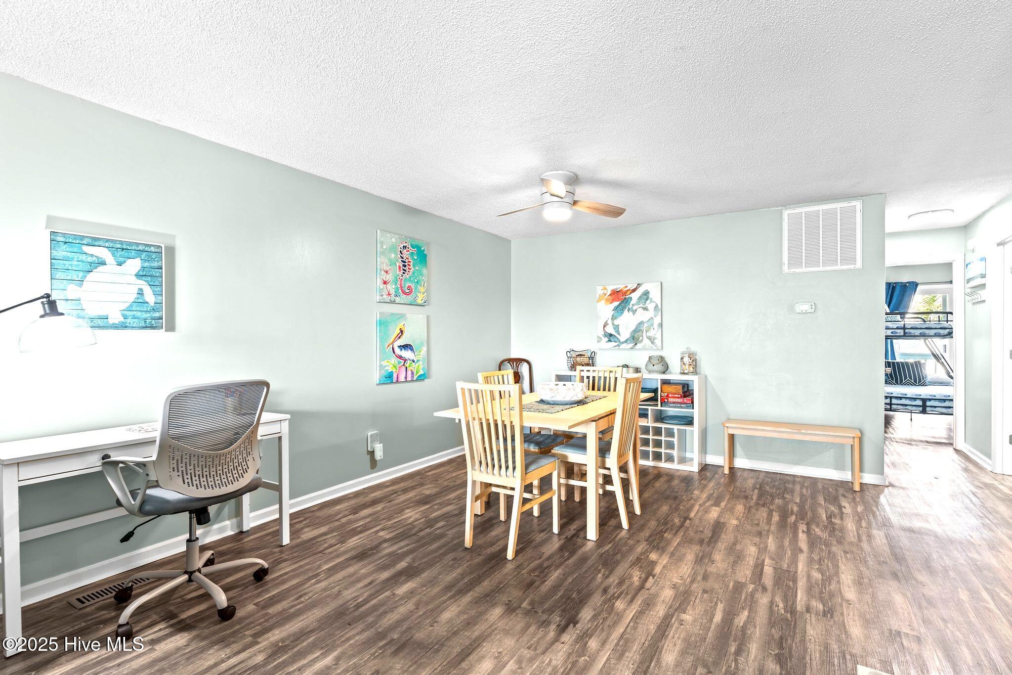 100530114 | Photo 23