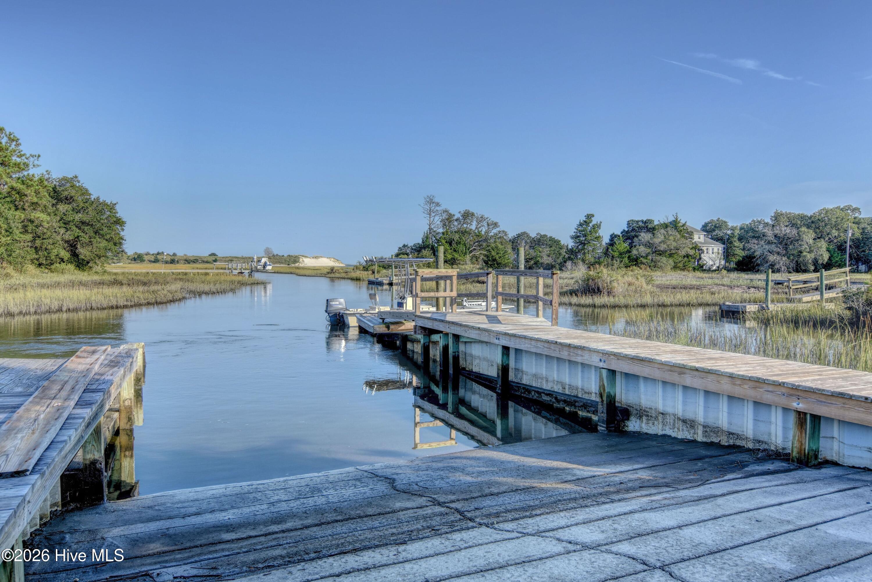 100528059 | Photo 64