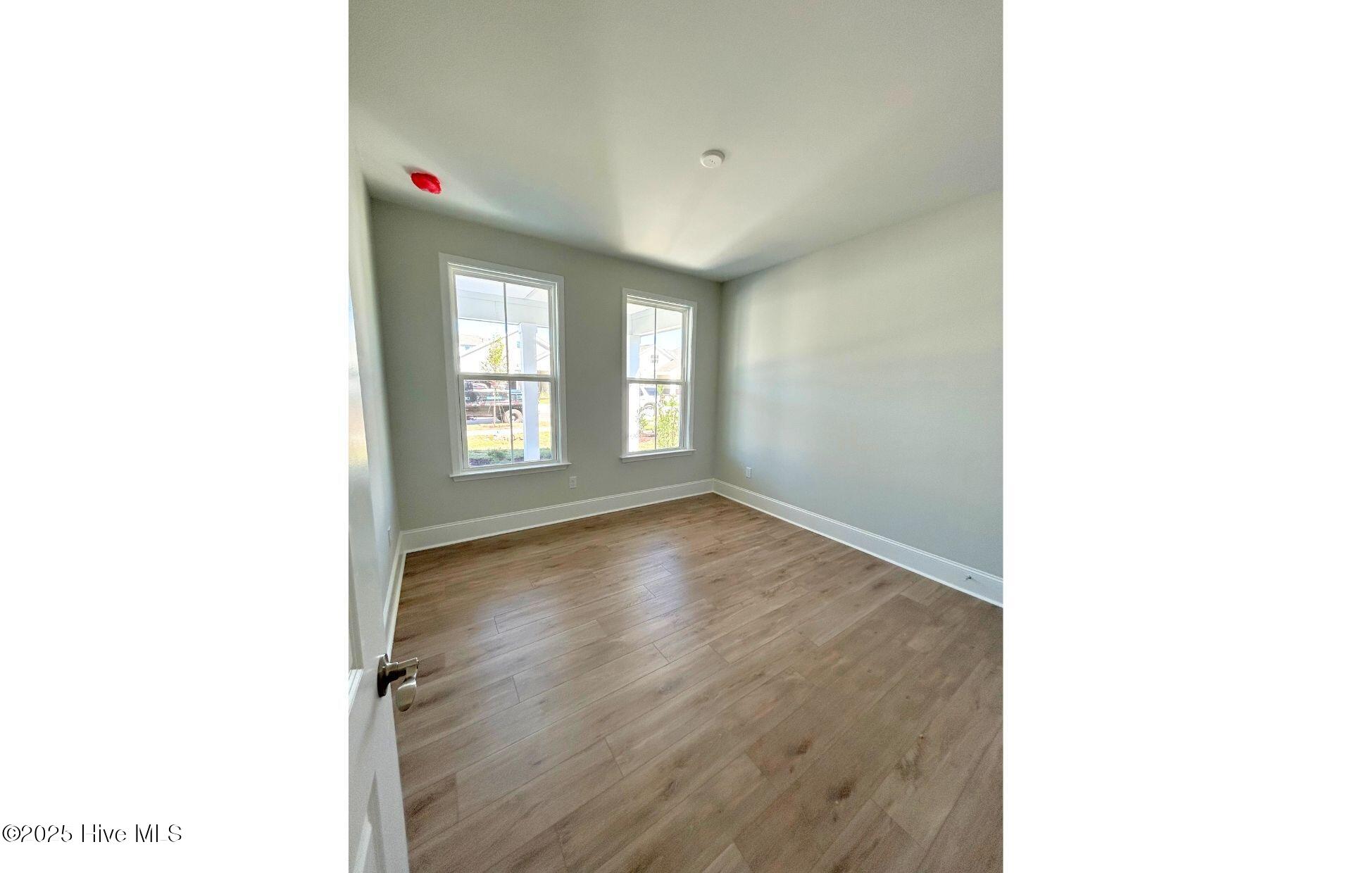 100532171 | Photo 15