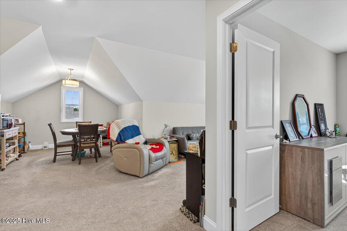 100536034 | Photo 22