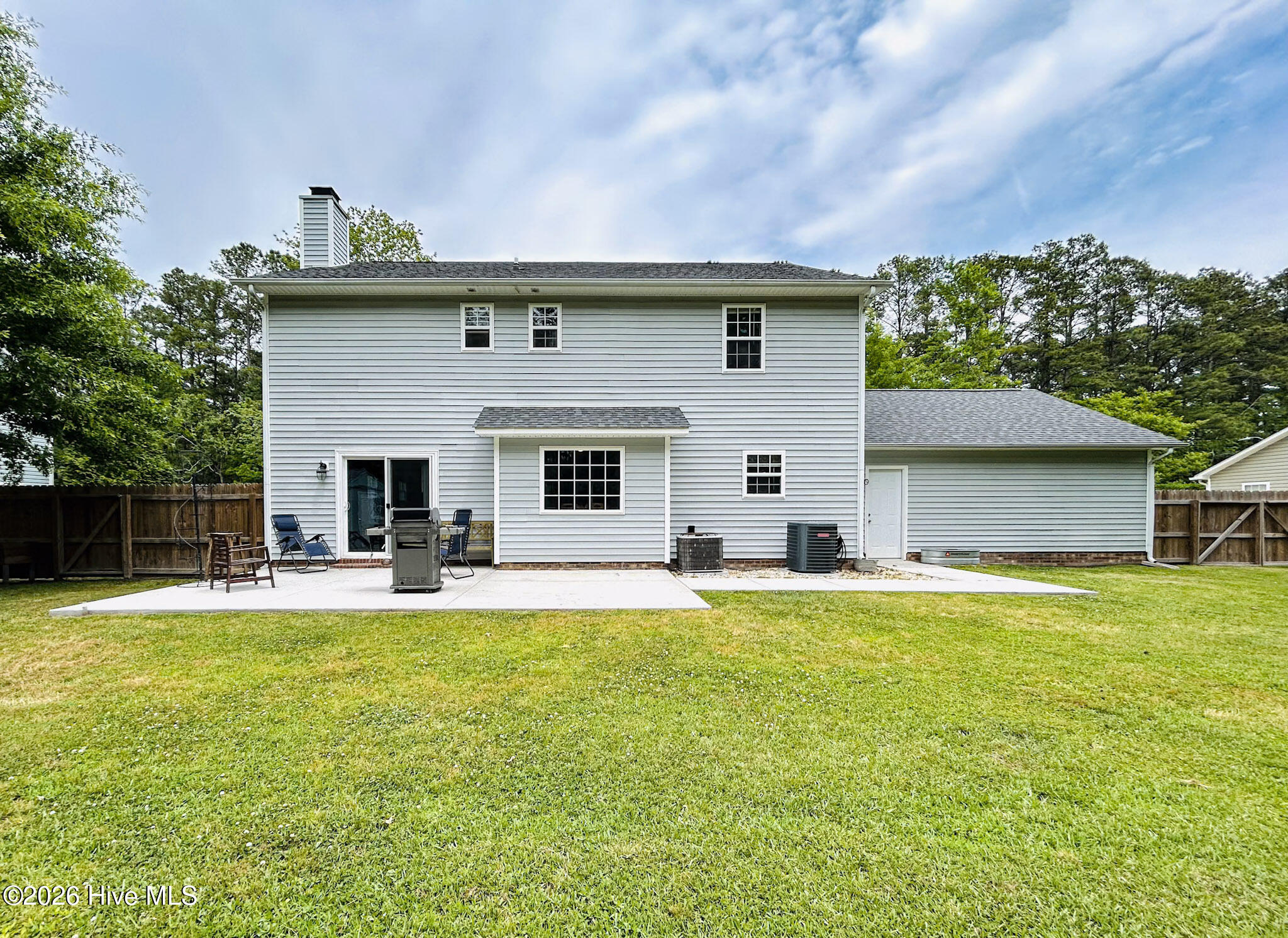 100570244 | Photo 50