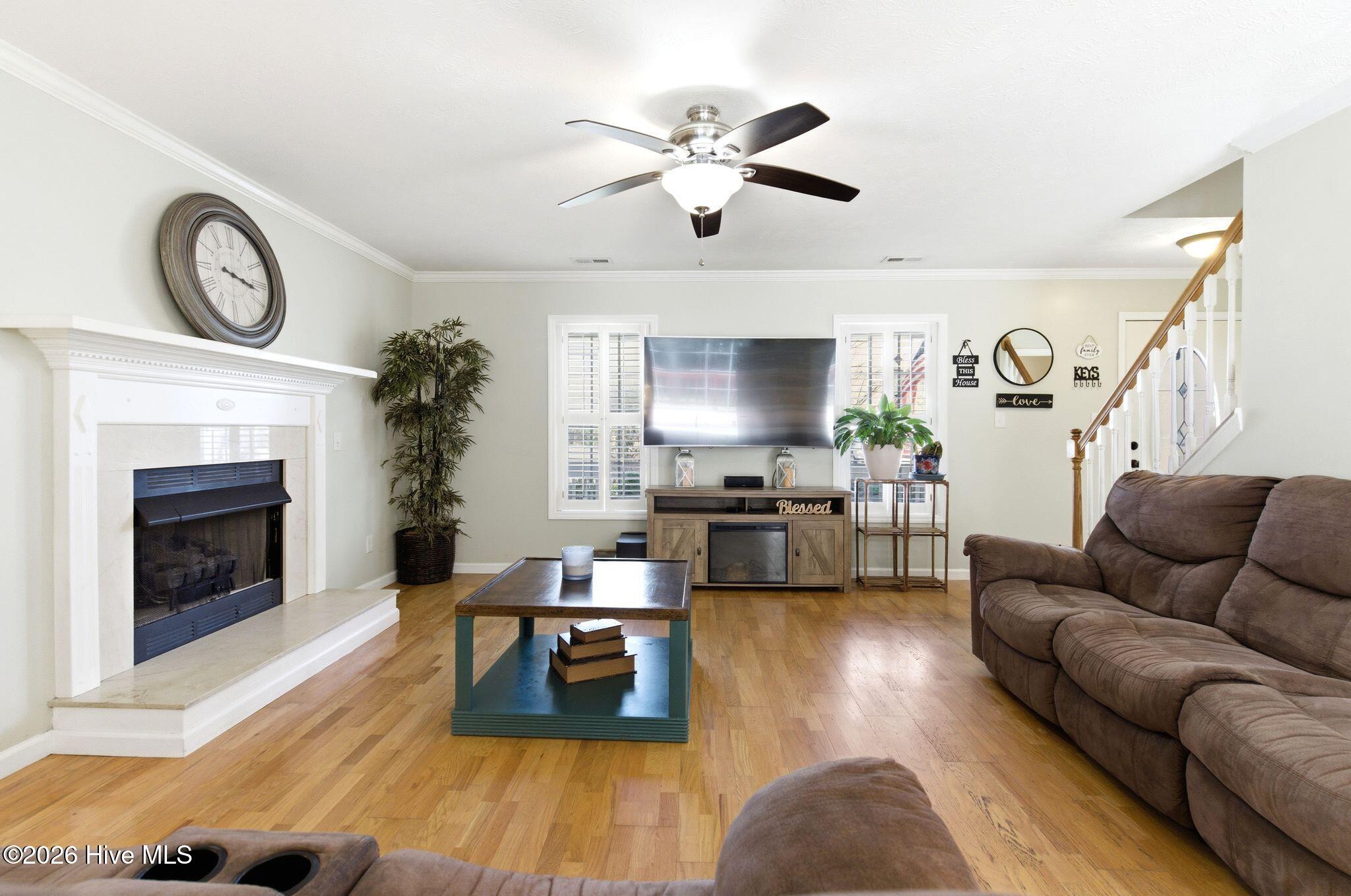 100561408 | Photo 15