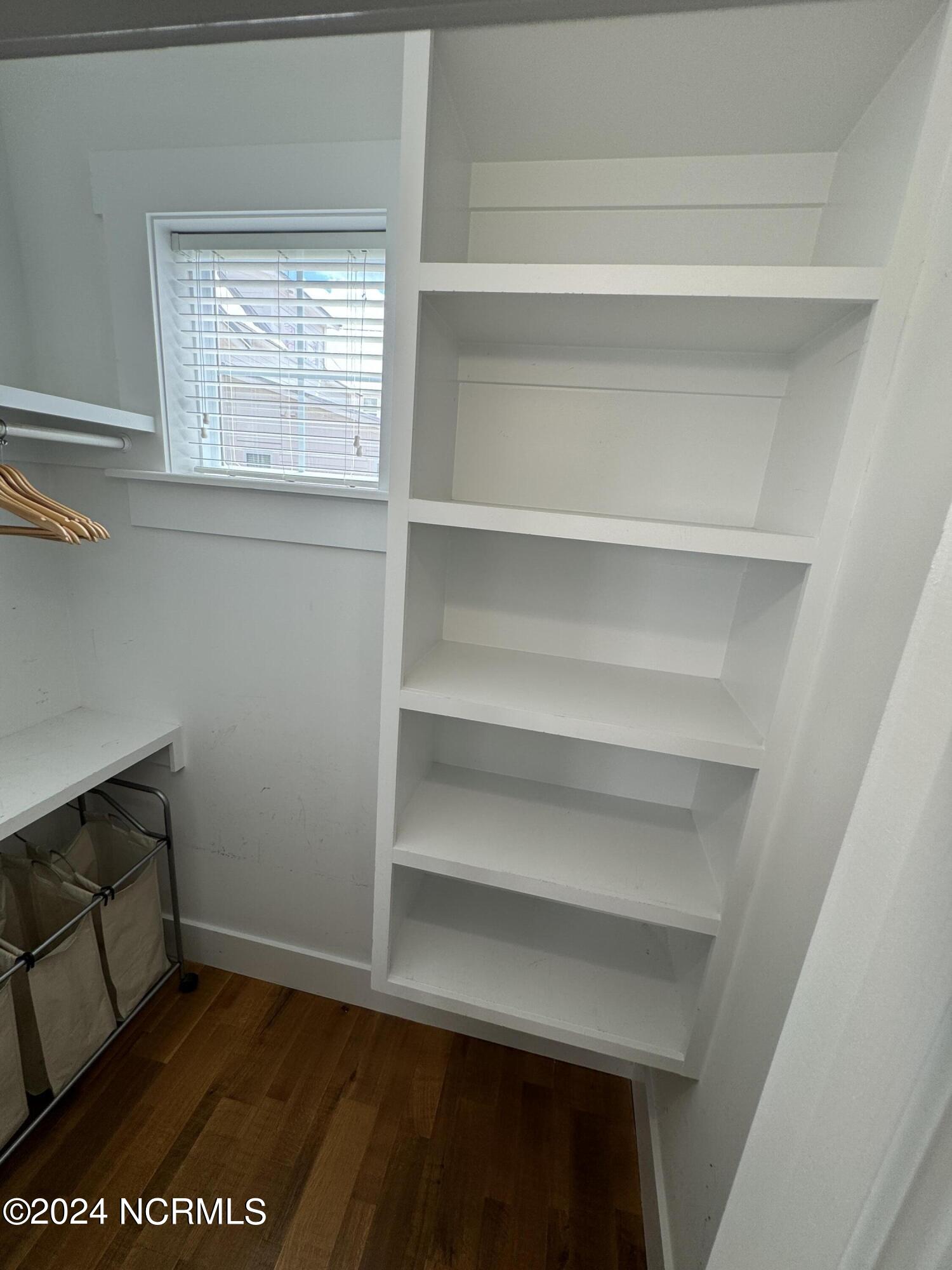 100555381 | Photo 14