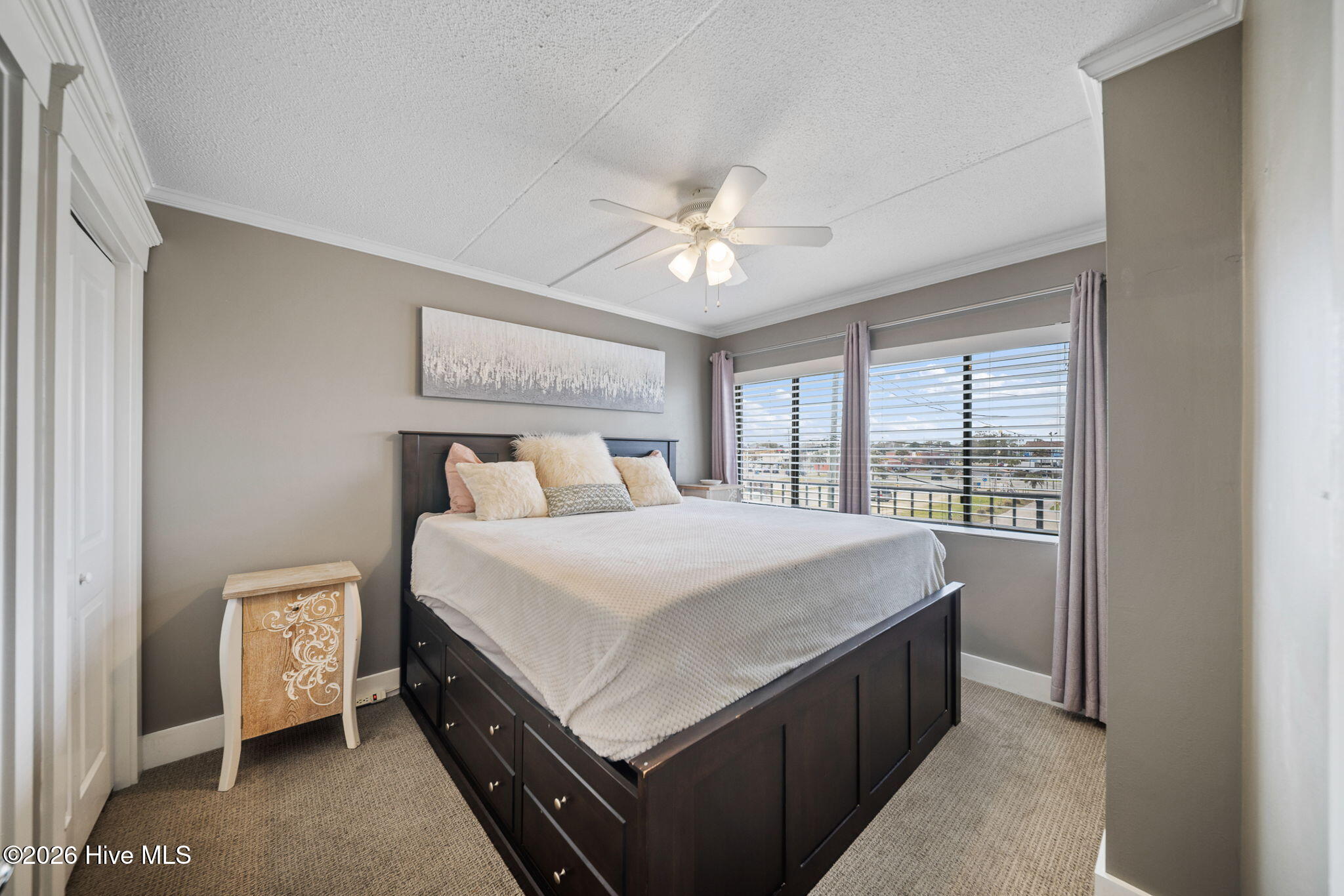 100561772 | Photo 13