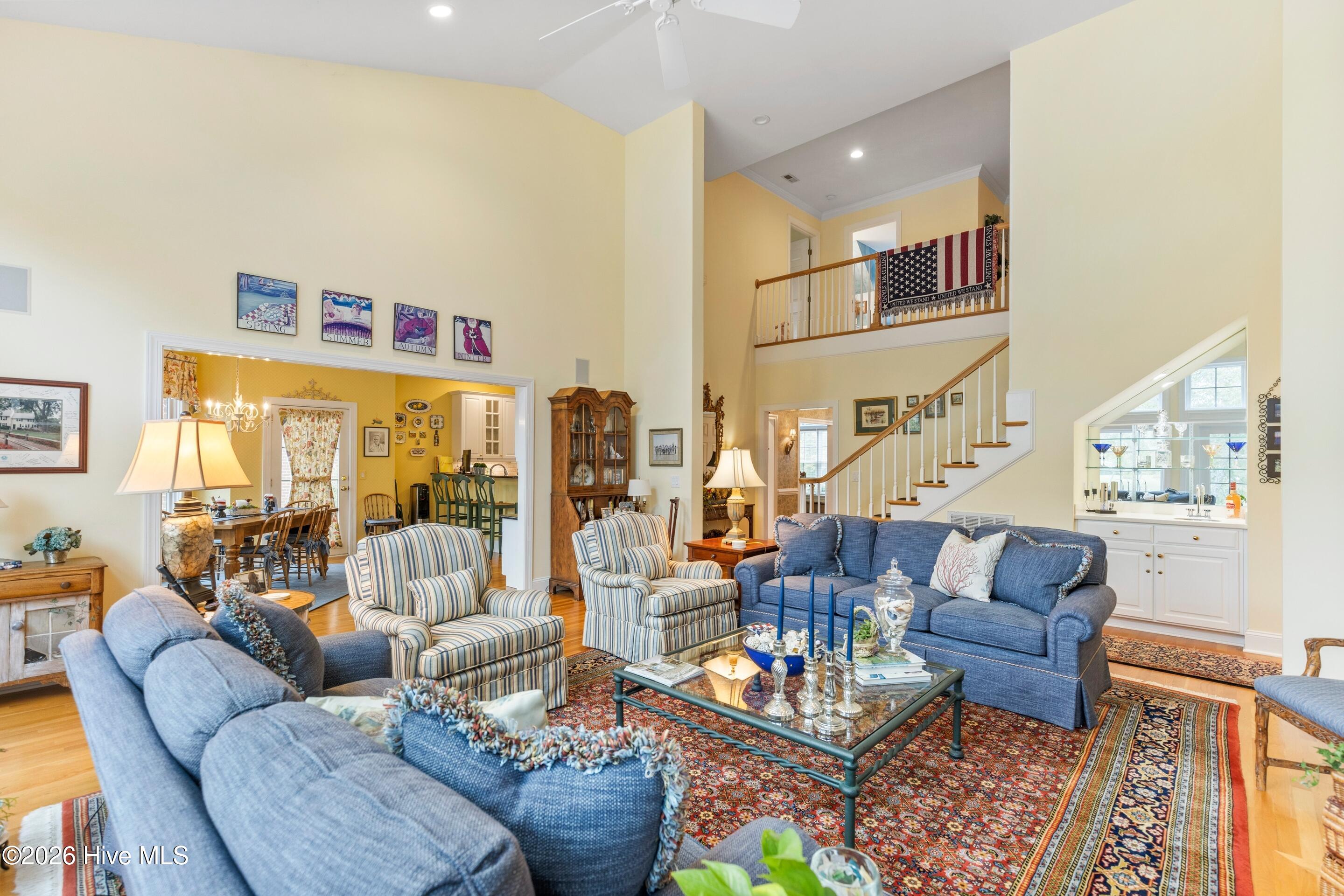 100562190 | Photo 26