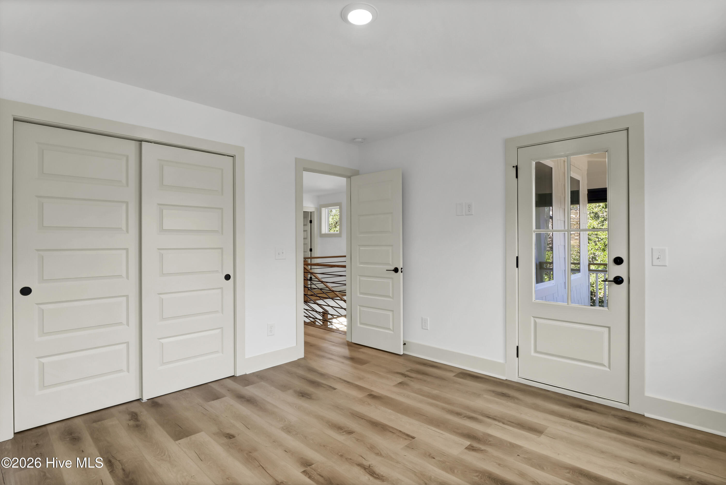 100567308 | Photo 29