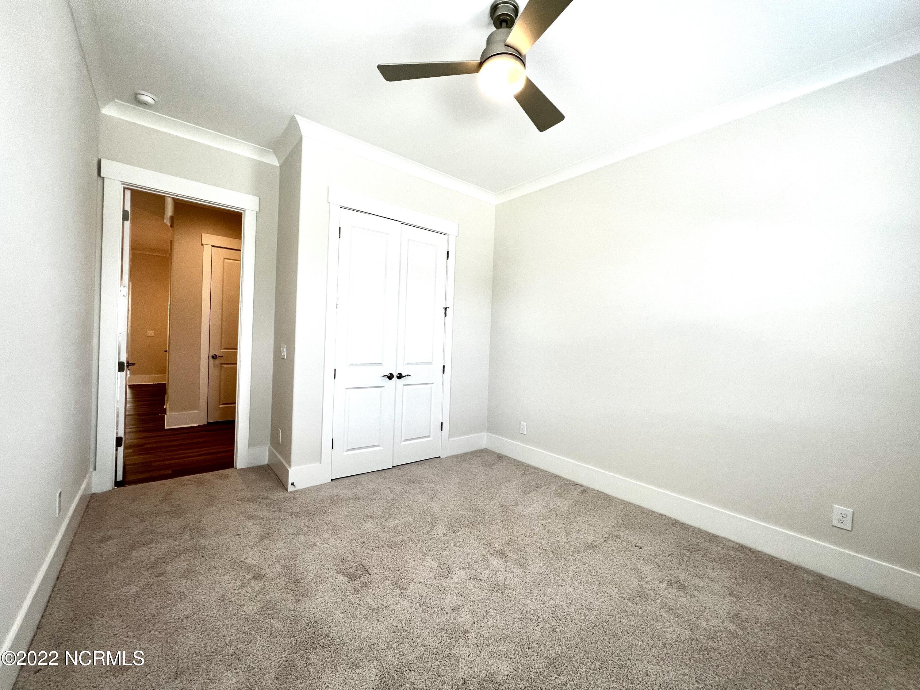 100558530 | Photo 11