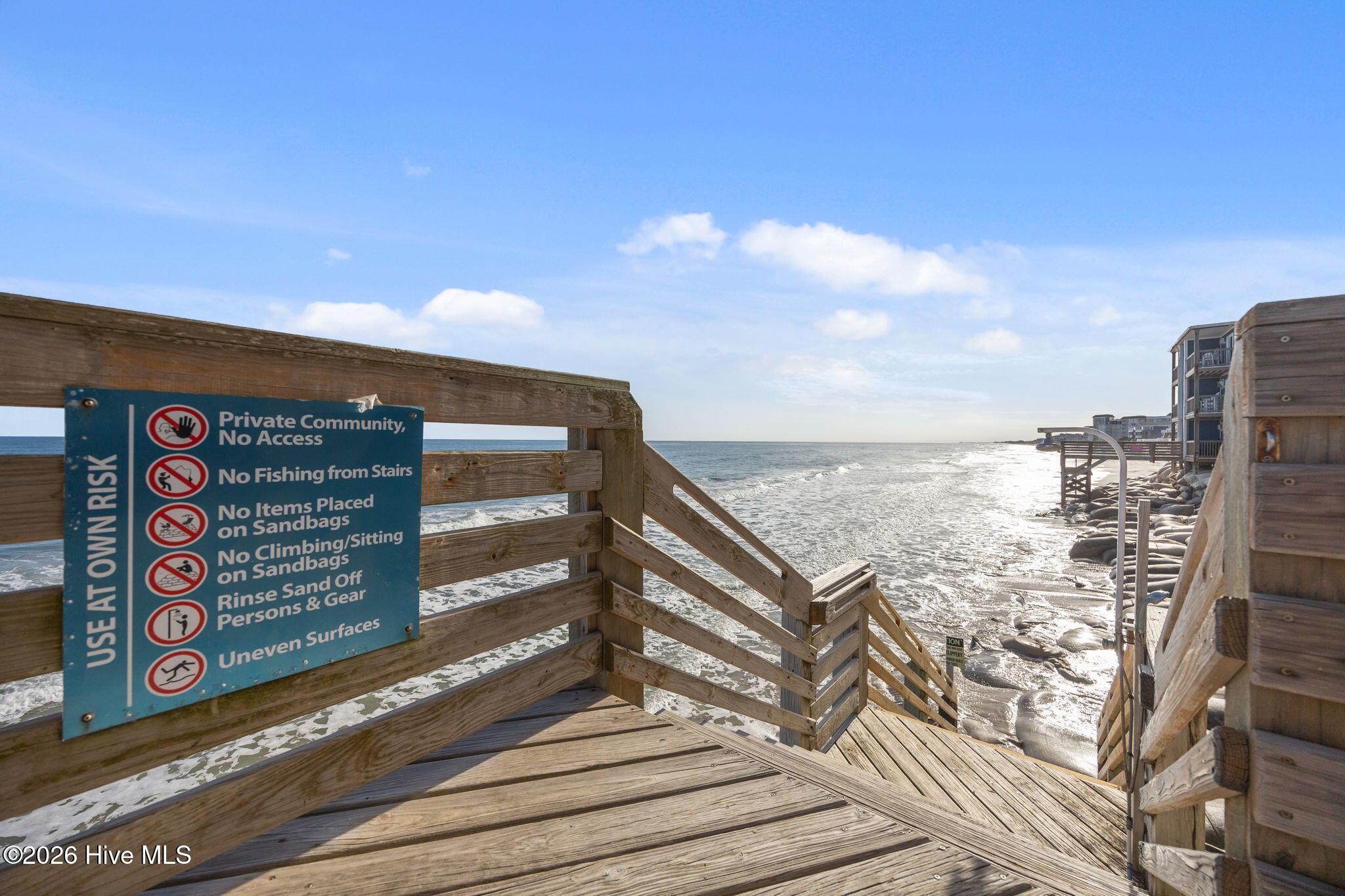 100561169 | Photo 18