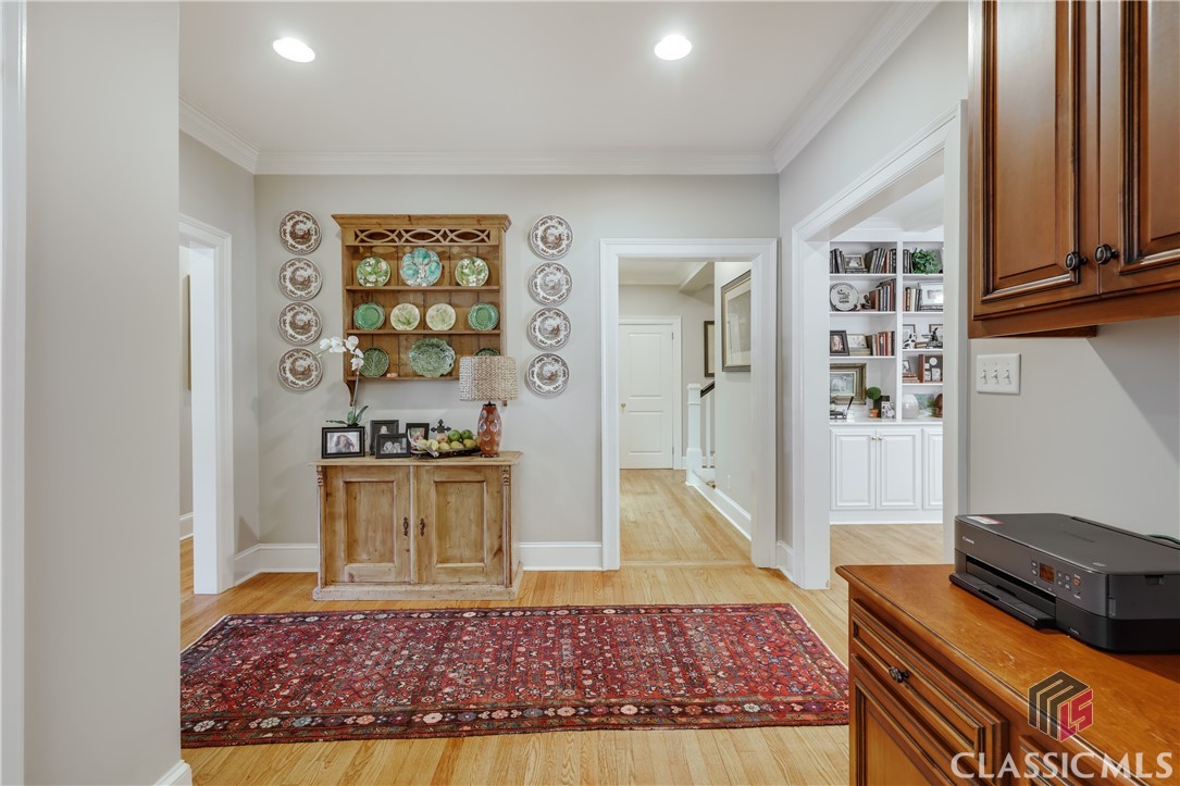 577 Cloverhurst Avenue W