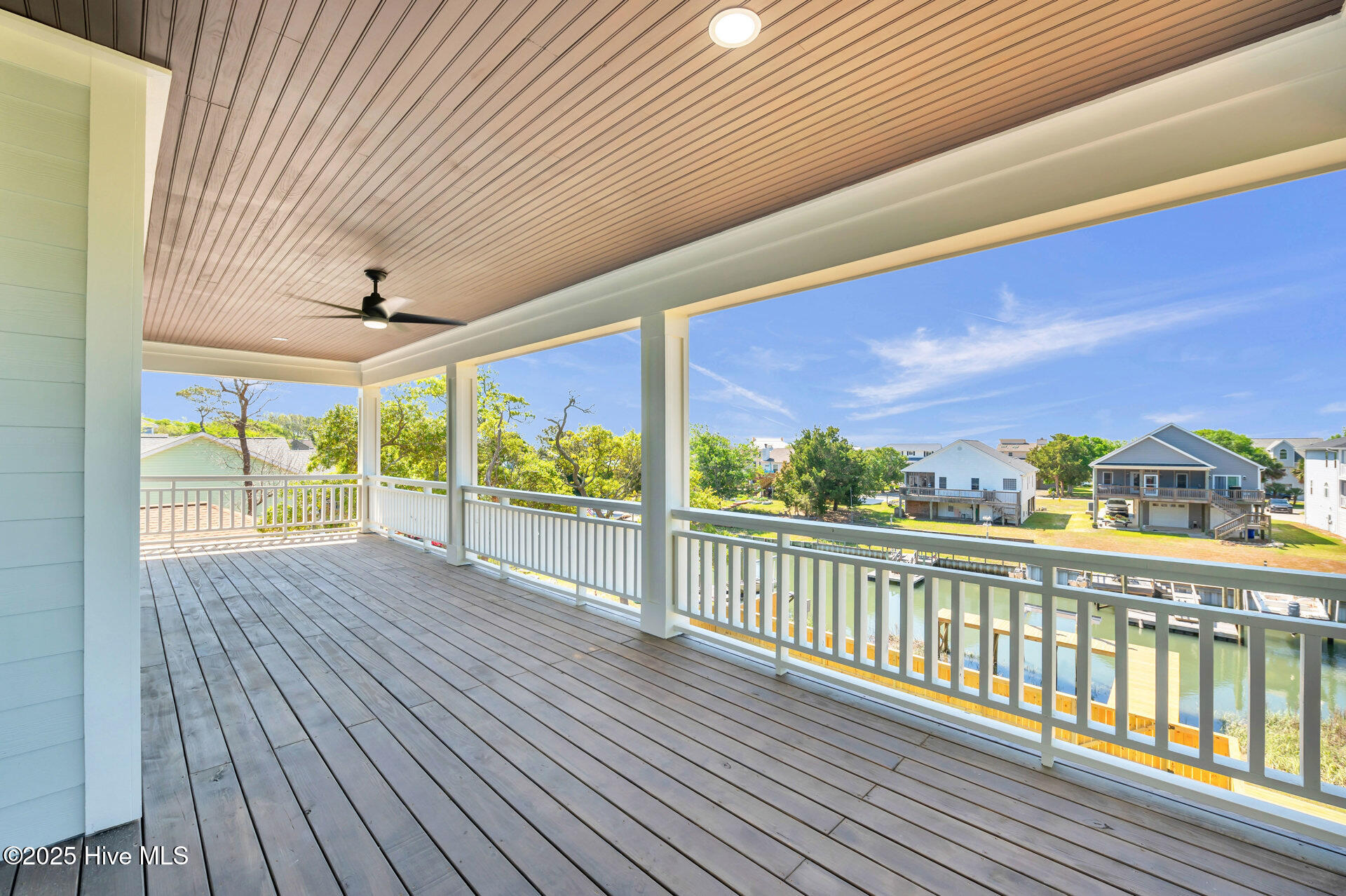 100547120 | Photo 69