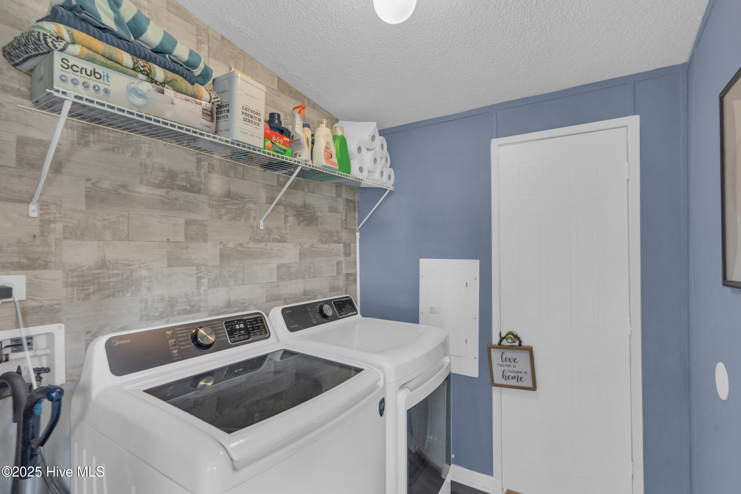 100543887 | Photo 29