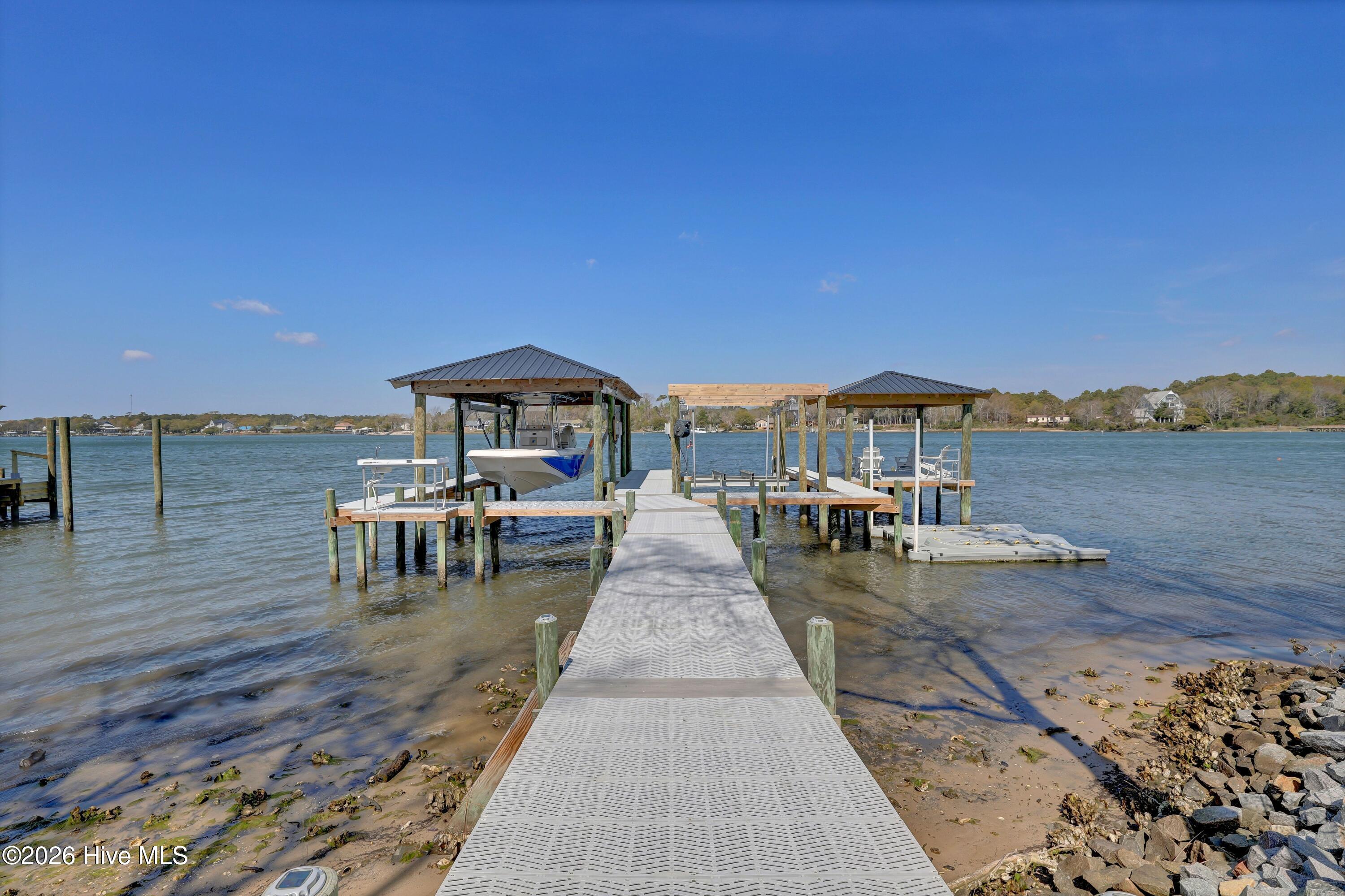 100564139 | Photo 58