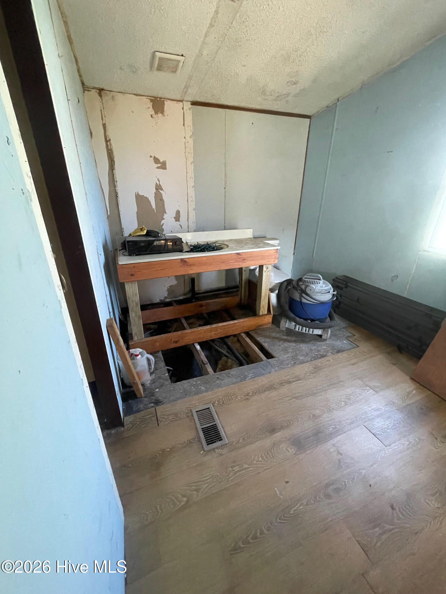 100559877 | Photo 18