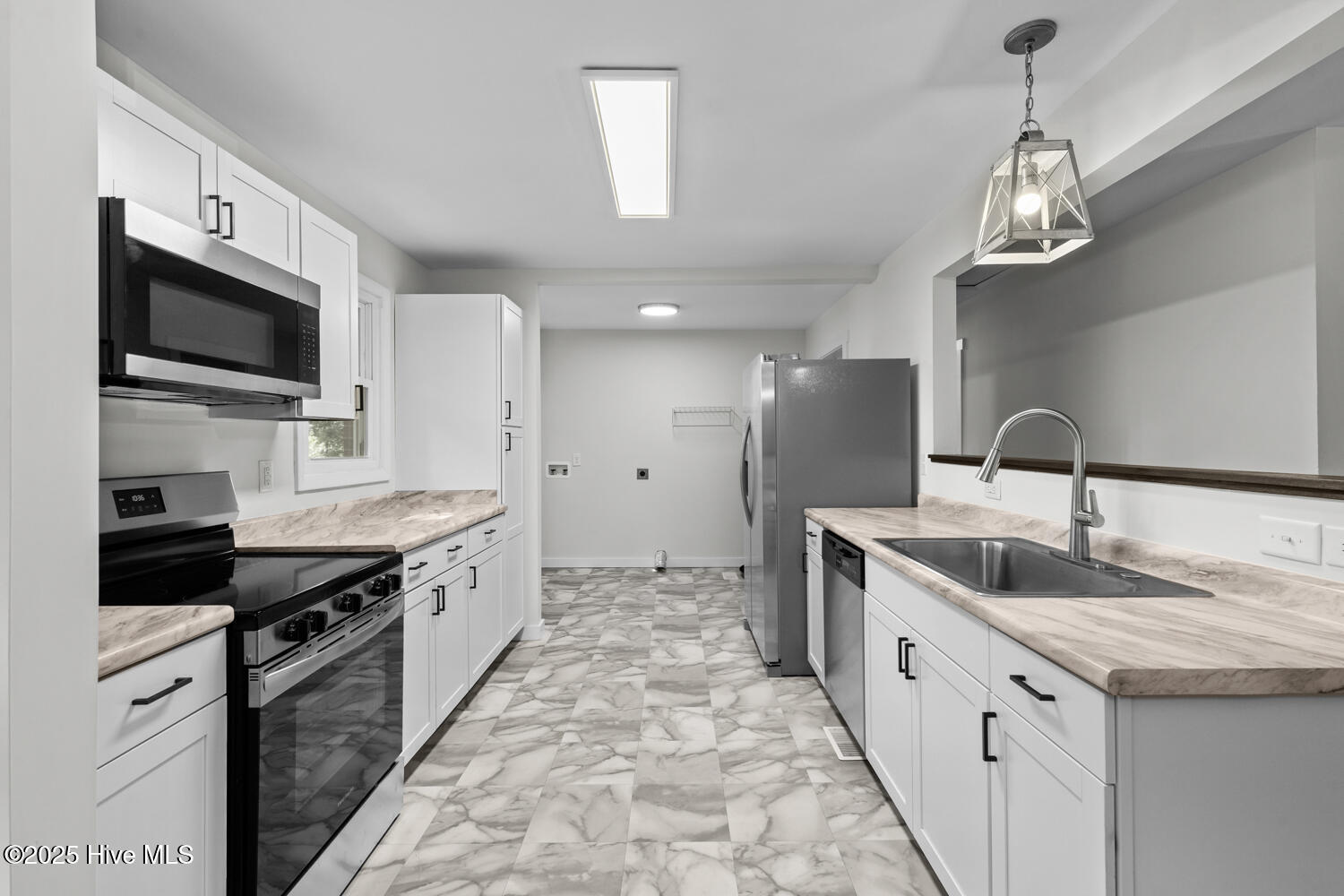 100533328 | Photo 10