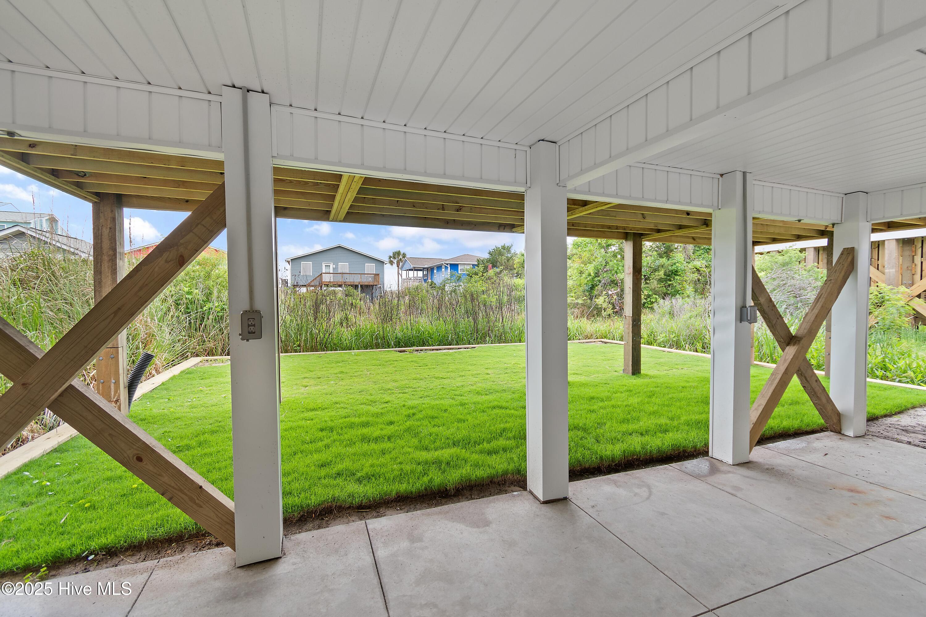 100549252 | Photo 61