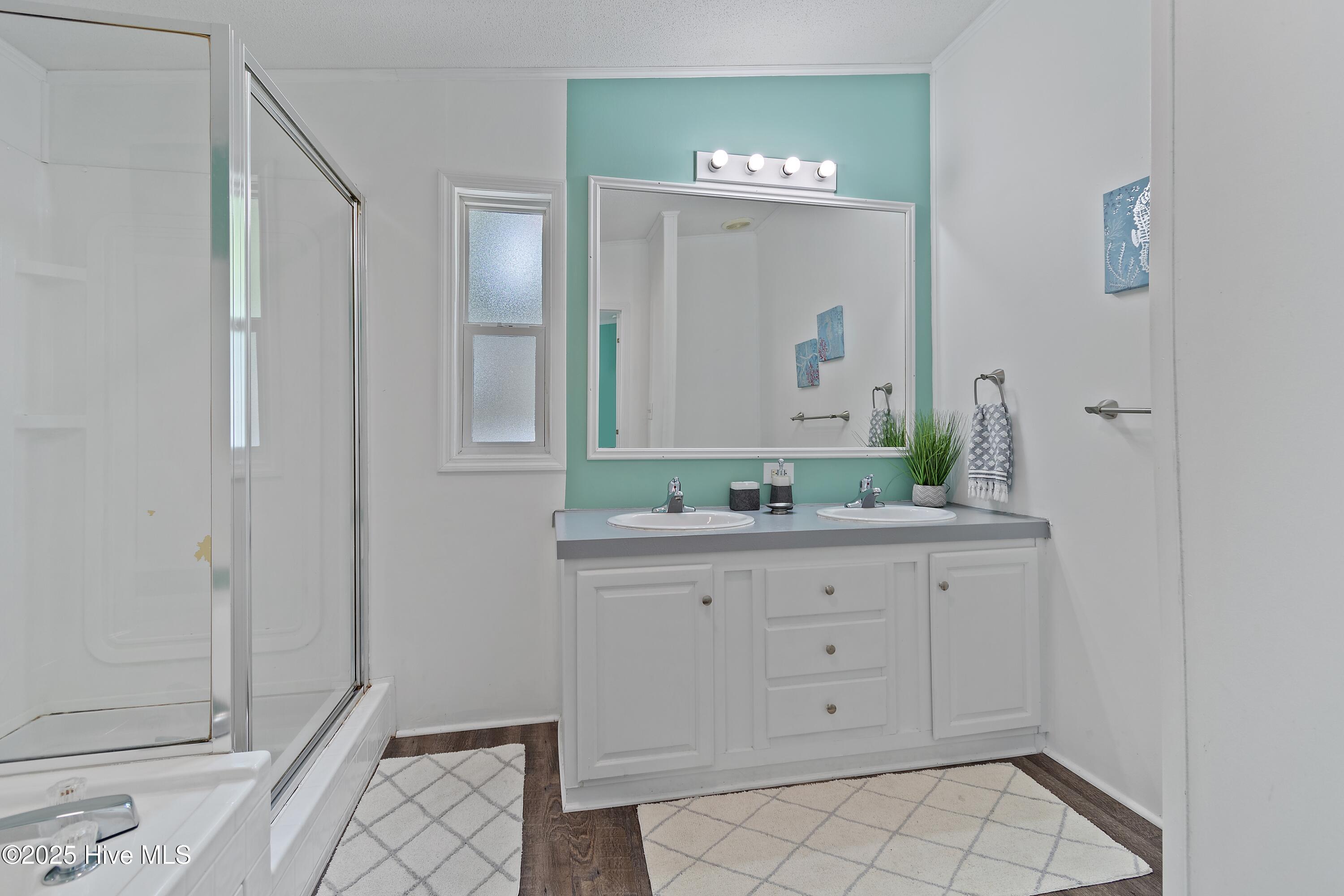 100525388 | Photo 14