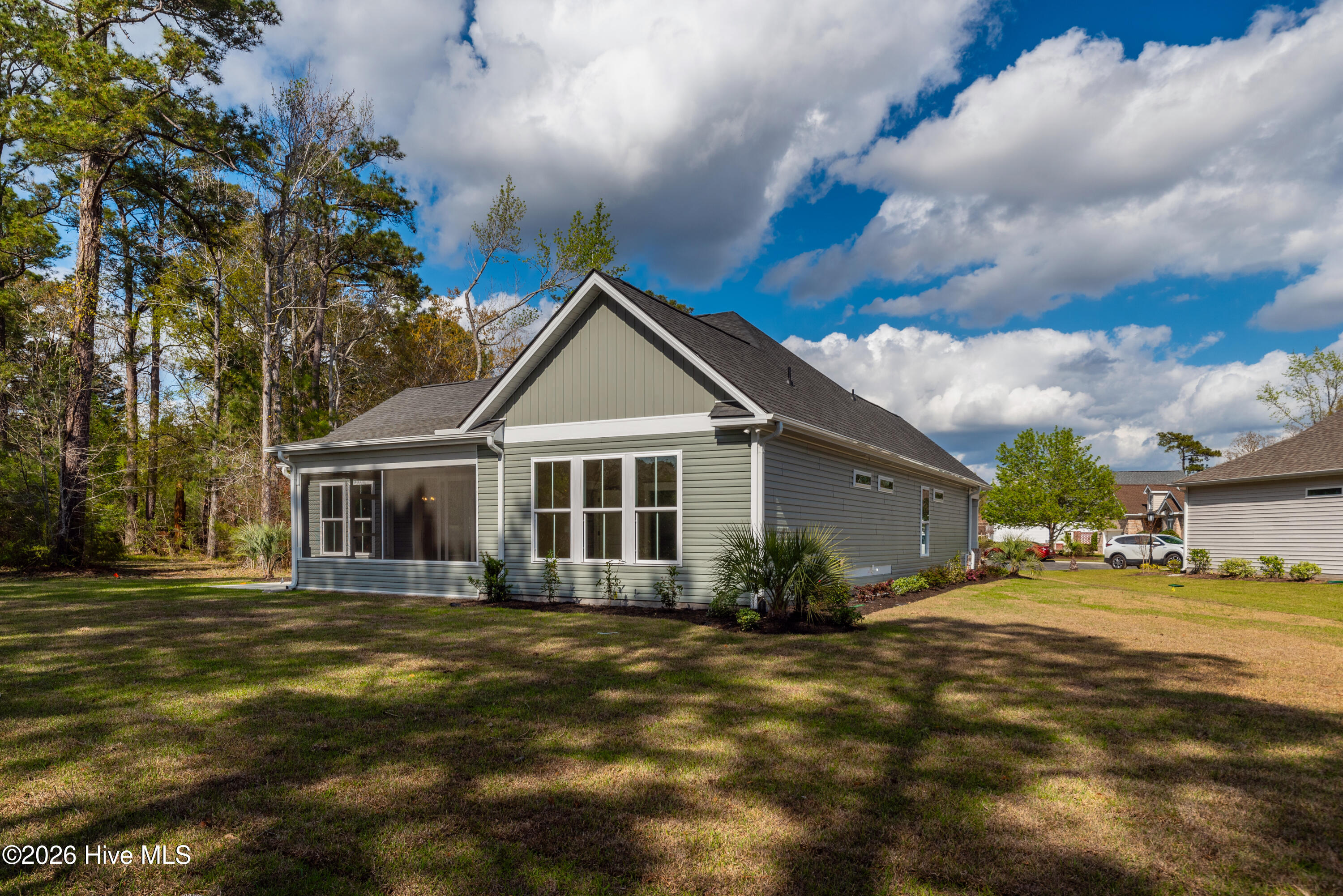 100563522 | Photo 57