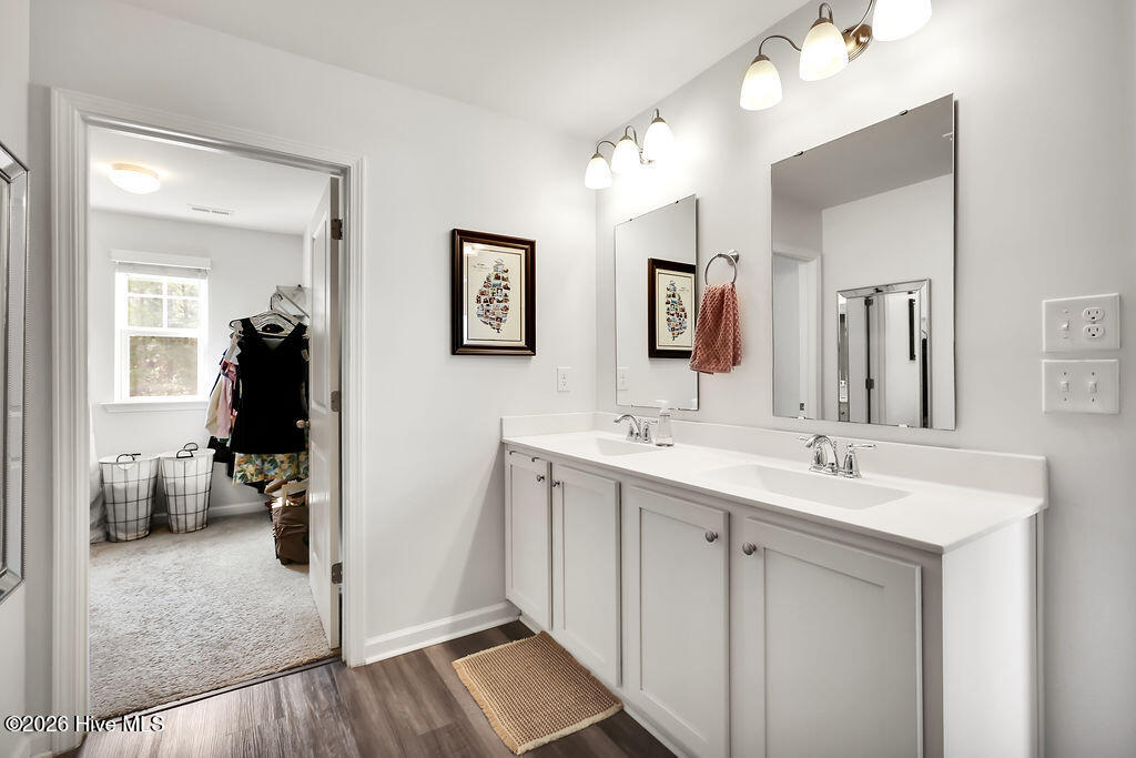 100560031 | Photo 21