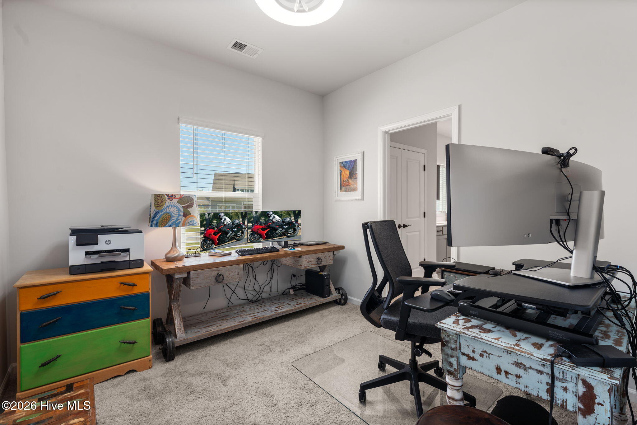 100567205 | Photo 25