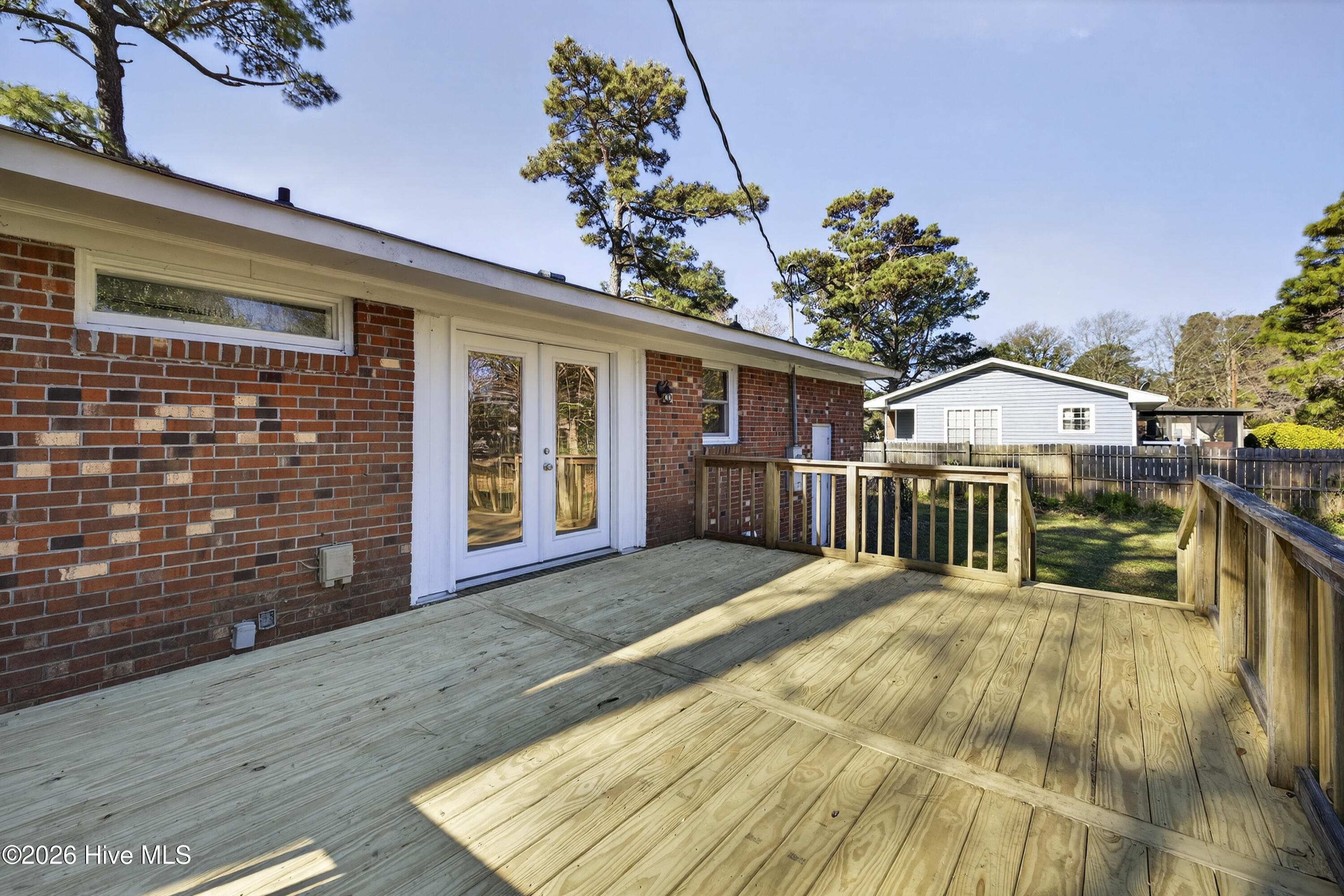 100560540 | Photo 27