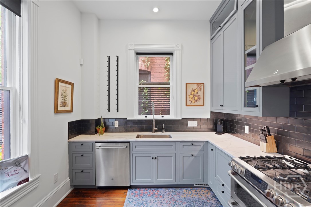 415 Whitaker Street, Savannah, GA, 31401