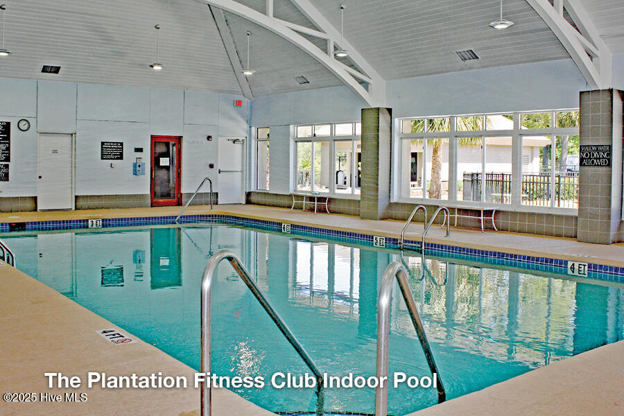 100522042 | Photo 23