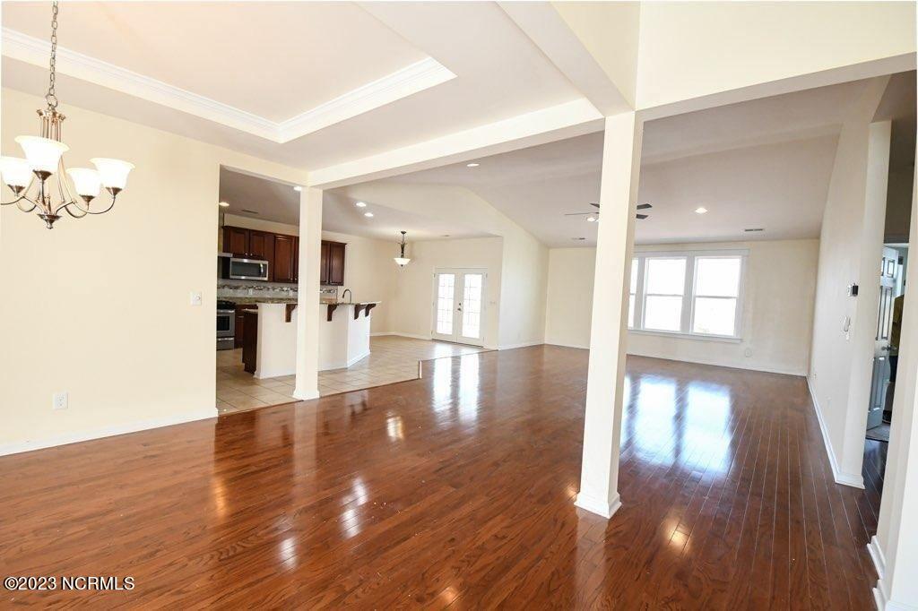 100550059 | Photo 27