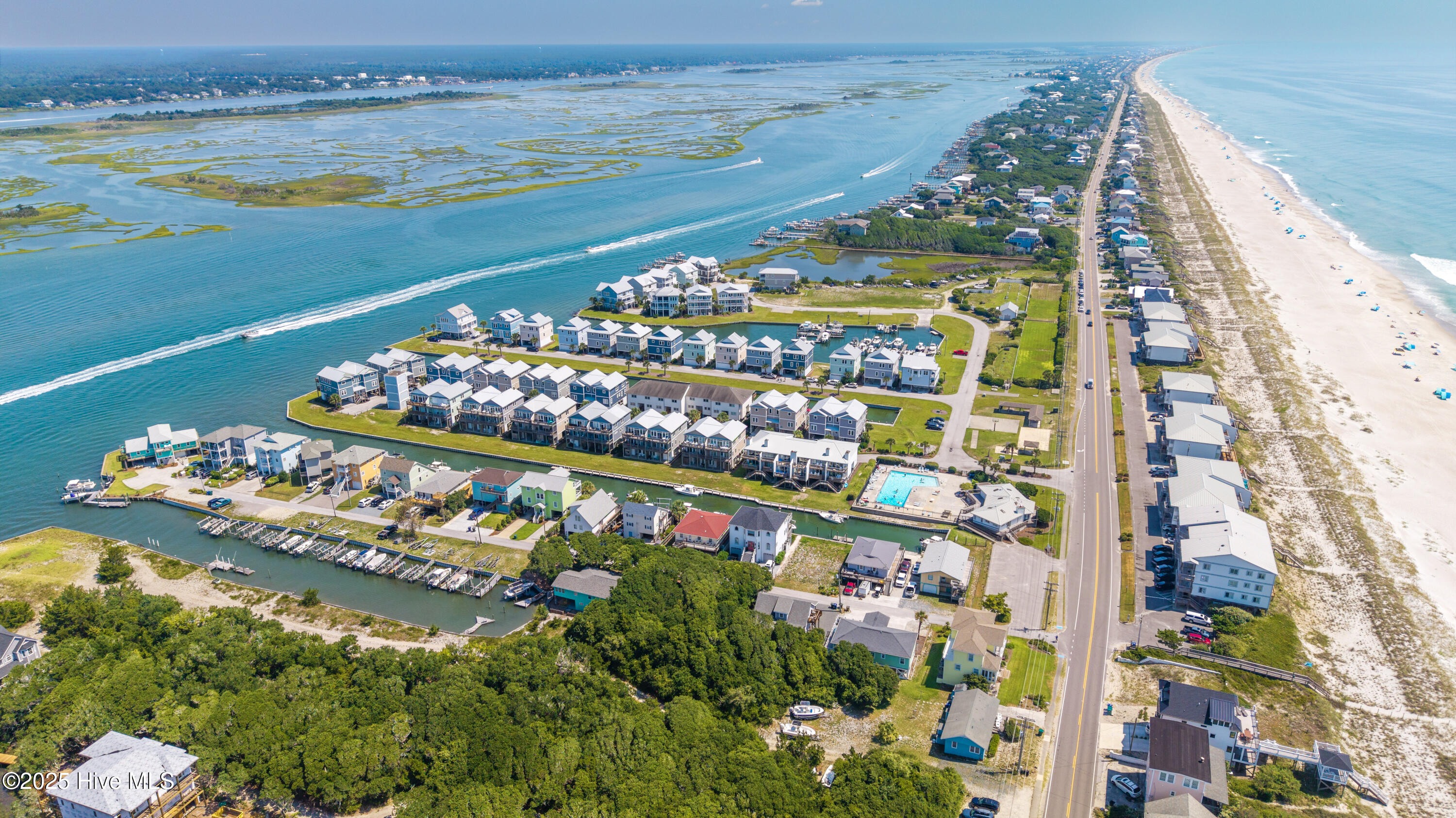 100522807 | Photo 70