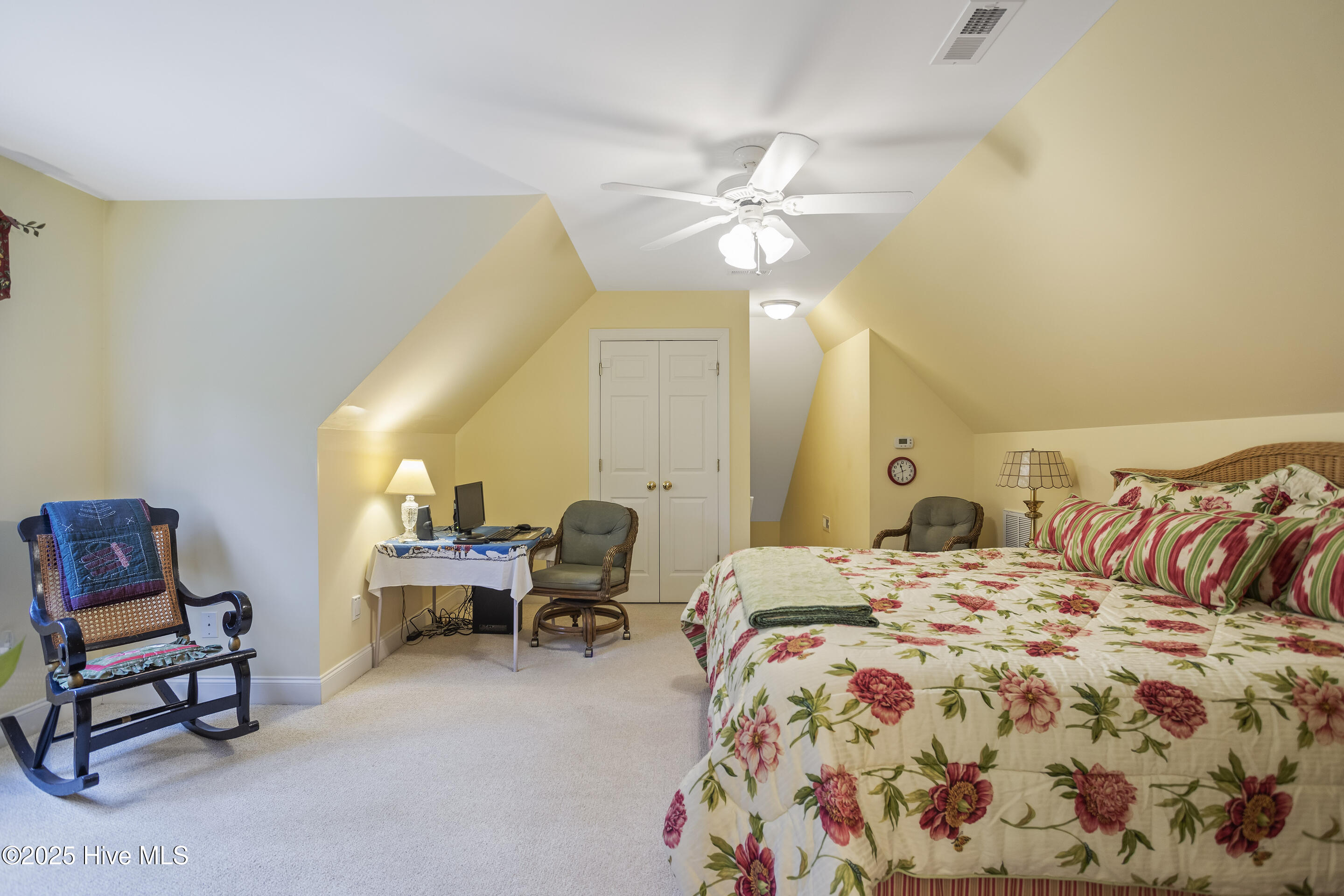 100528316 | Photo 46