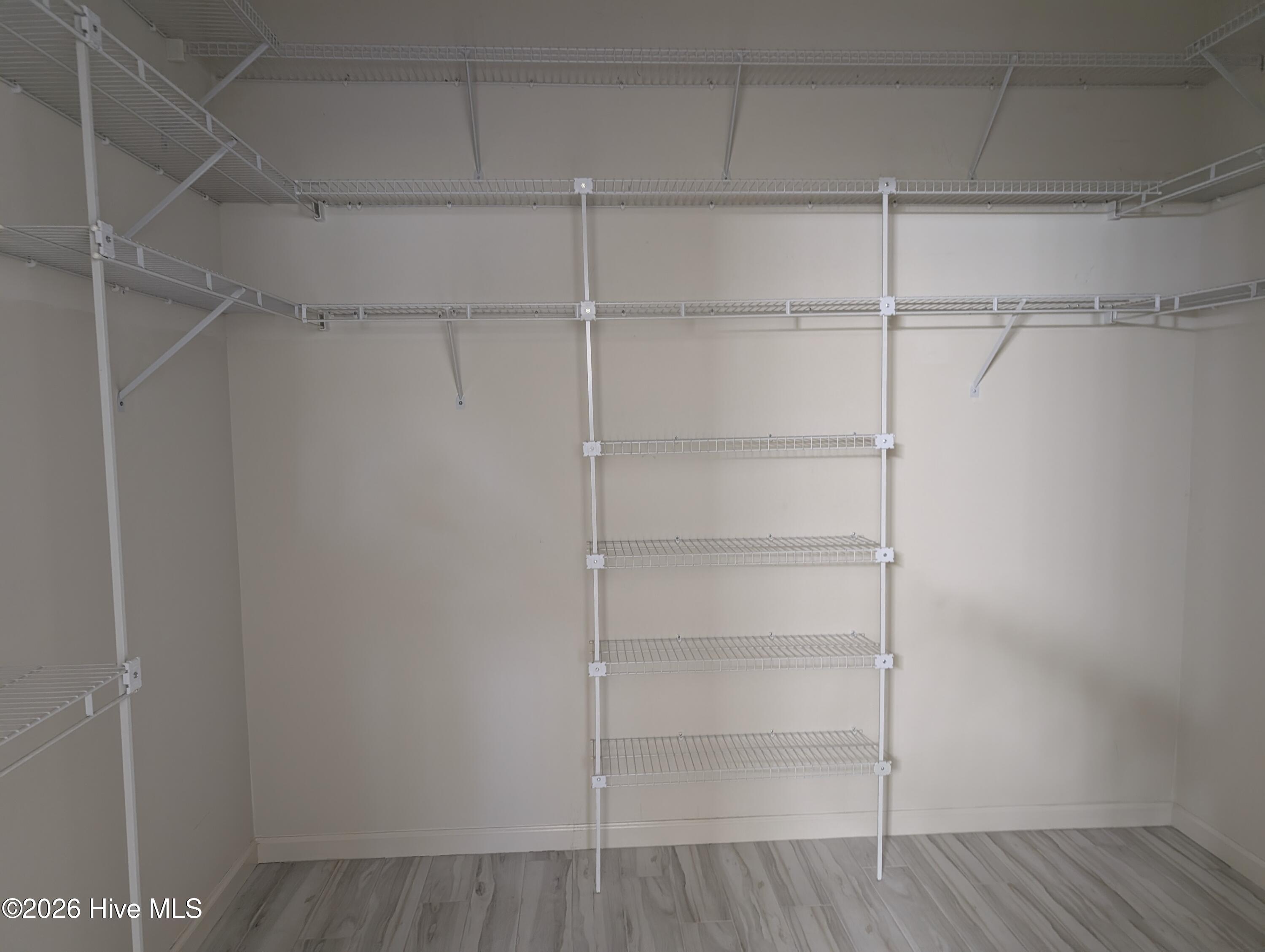 100561832 | Photo 23