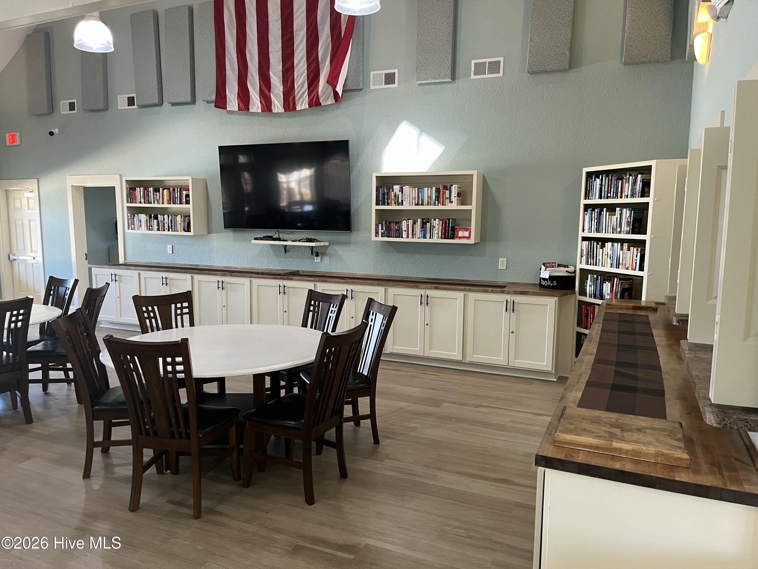 100547221 | Photo 52