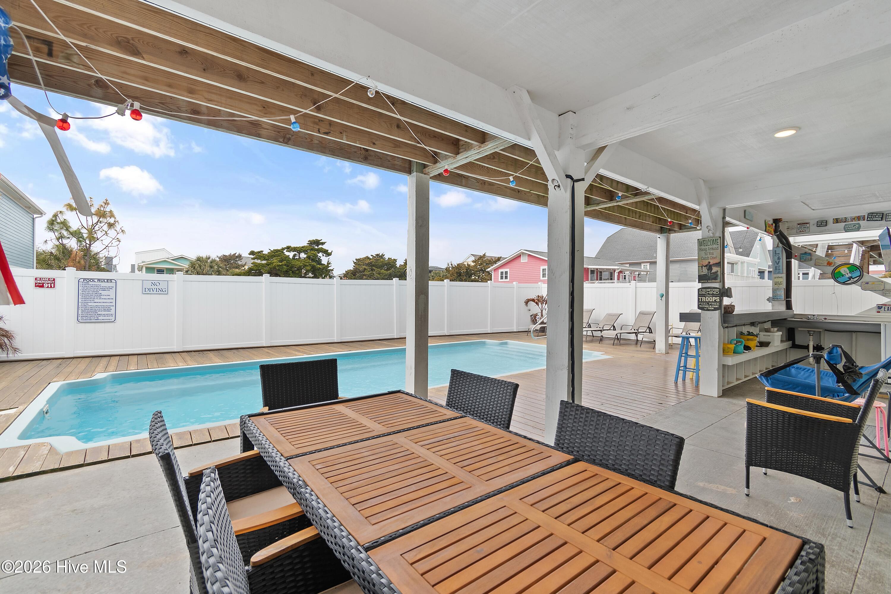 100555702 | Photo 54