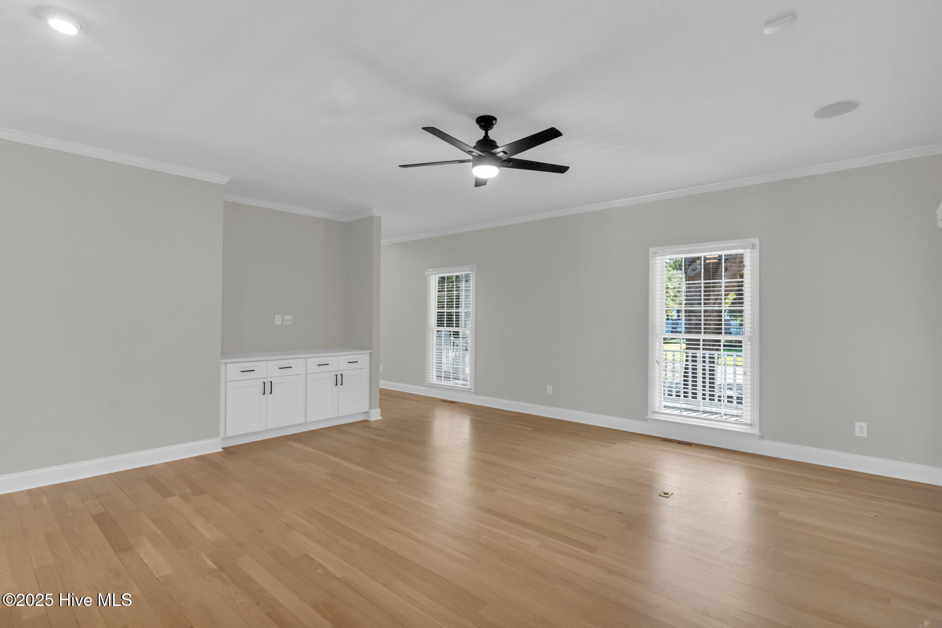 100532167 | Photo 13