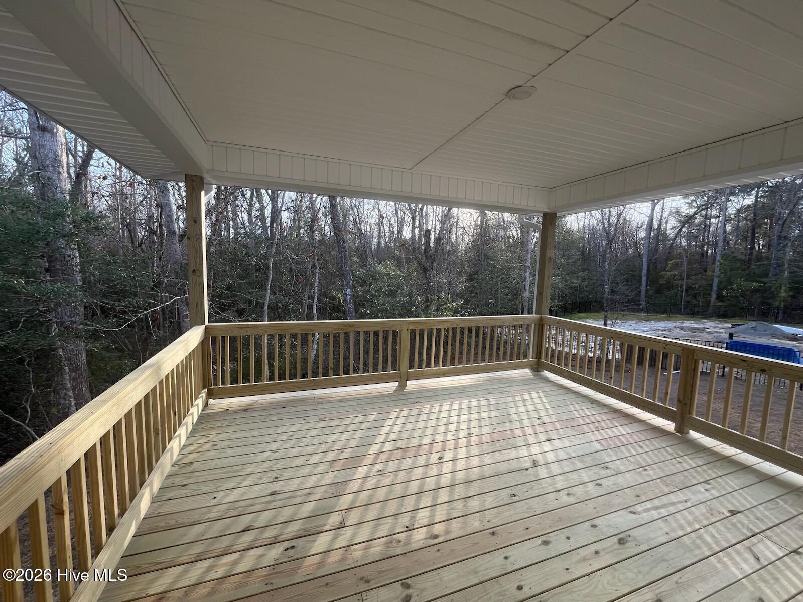 100552296 | Photo 30