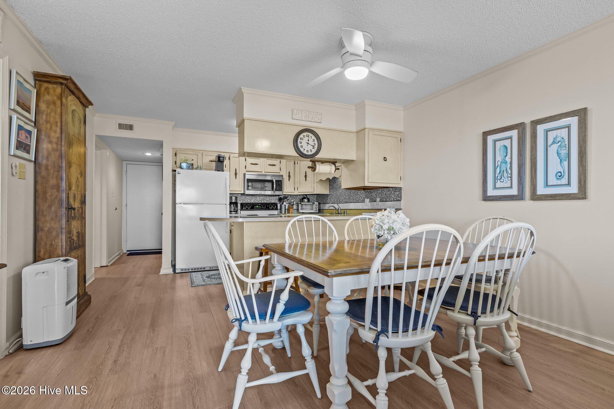 100551445 | Photo 18