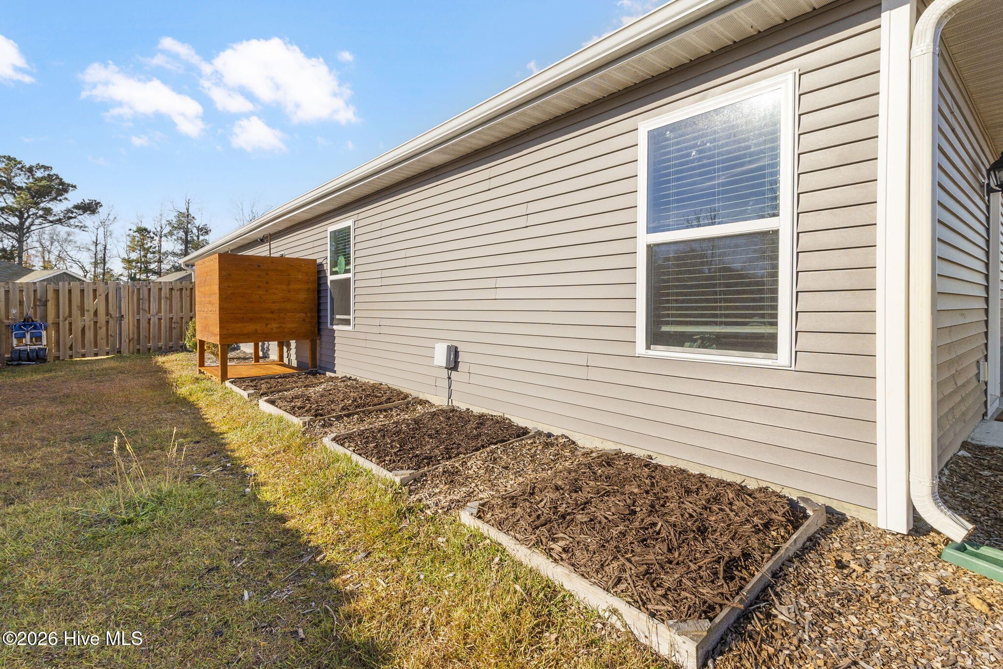 100552073 | Photo 33