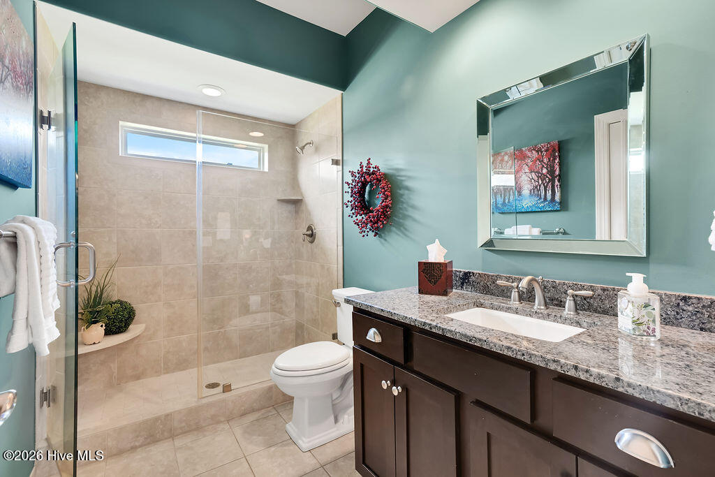 100562114 | Photo 25