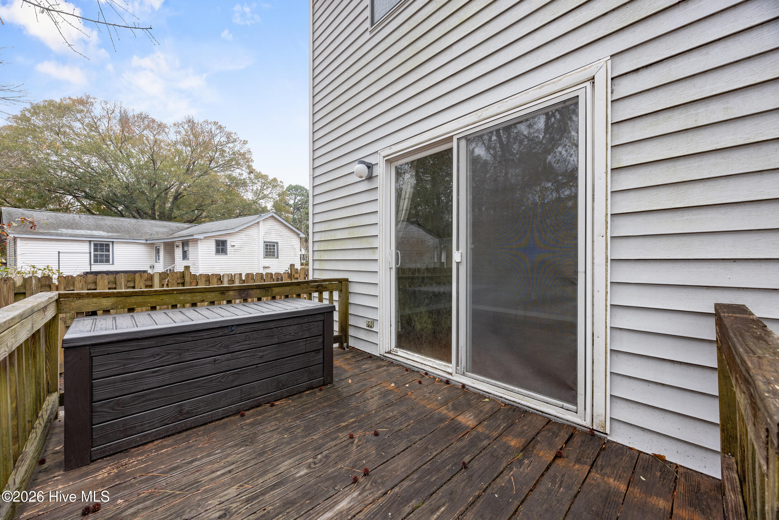 100553328 | Photo 21