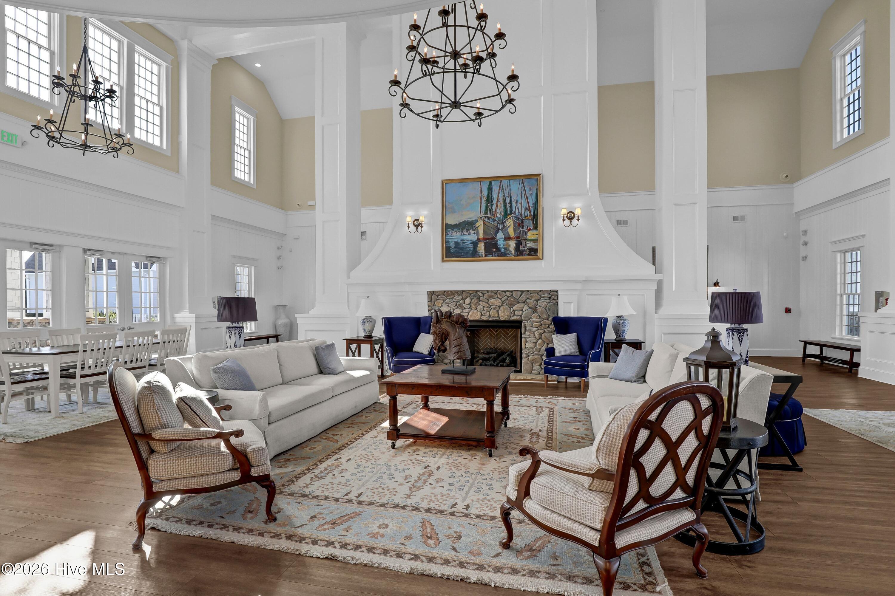 100573692 | Photo 91