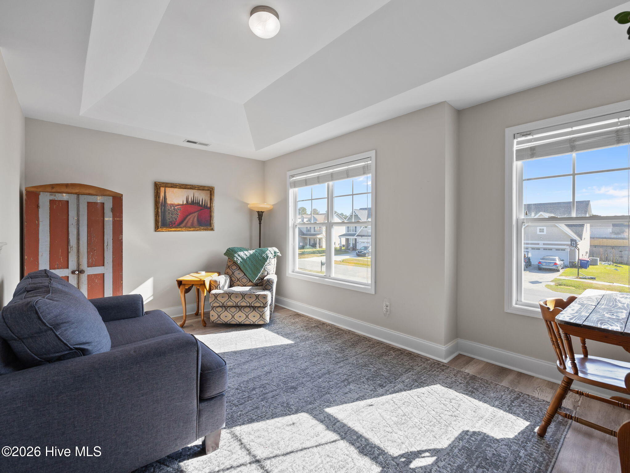 100564240 | Photo 36