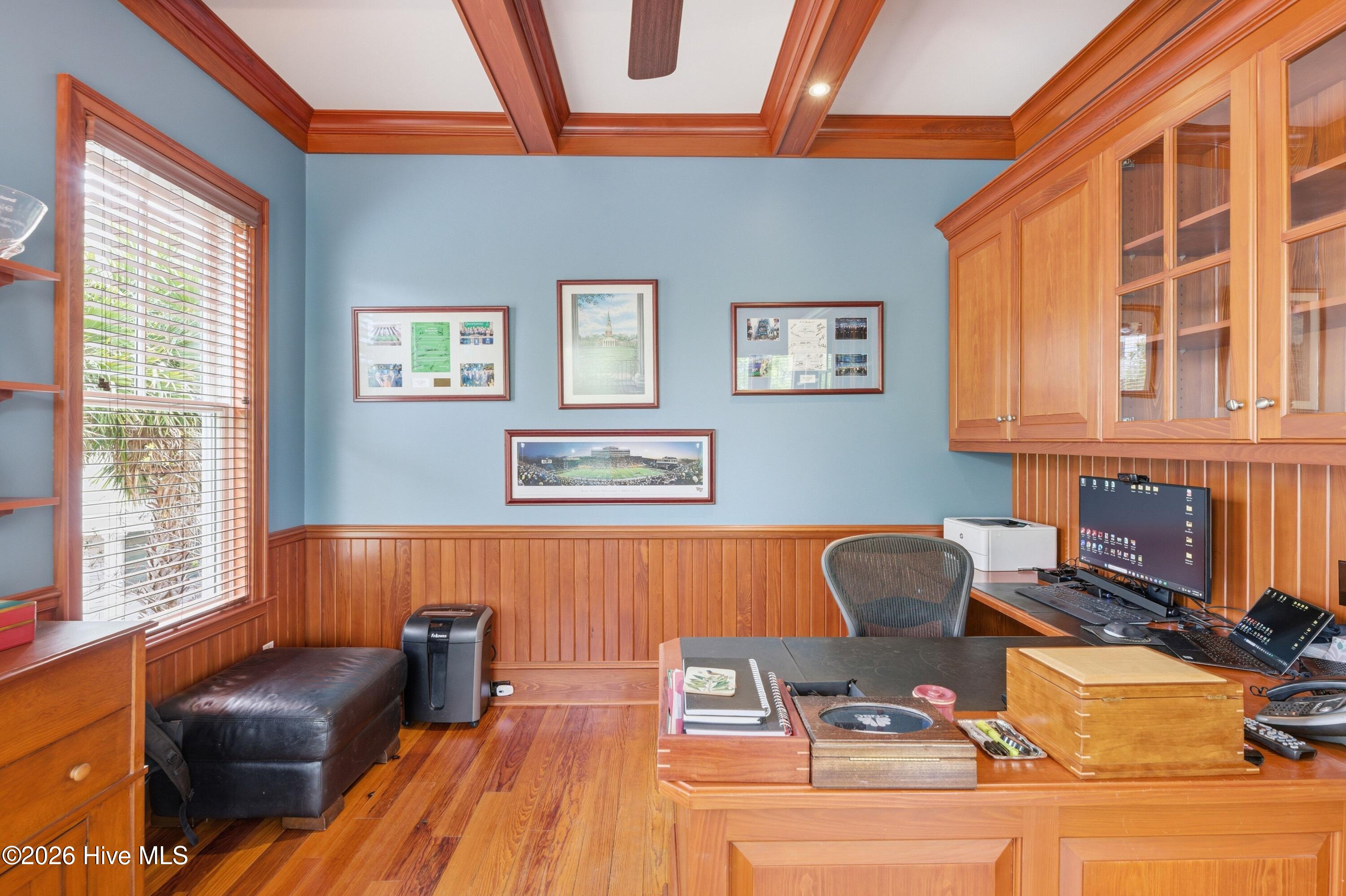 100564058 | Photo 45