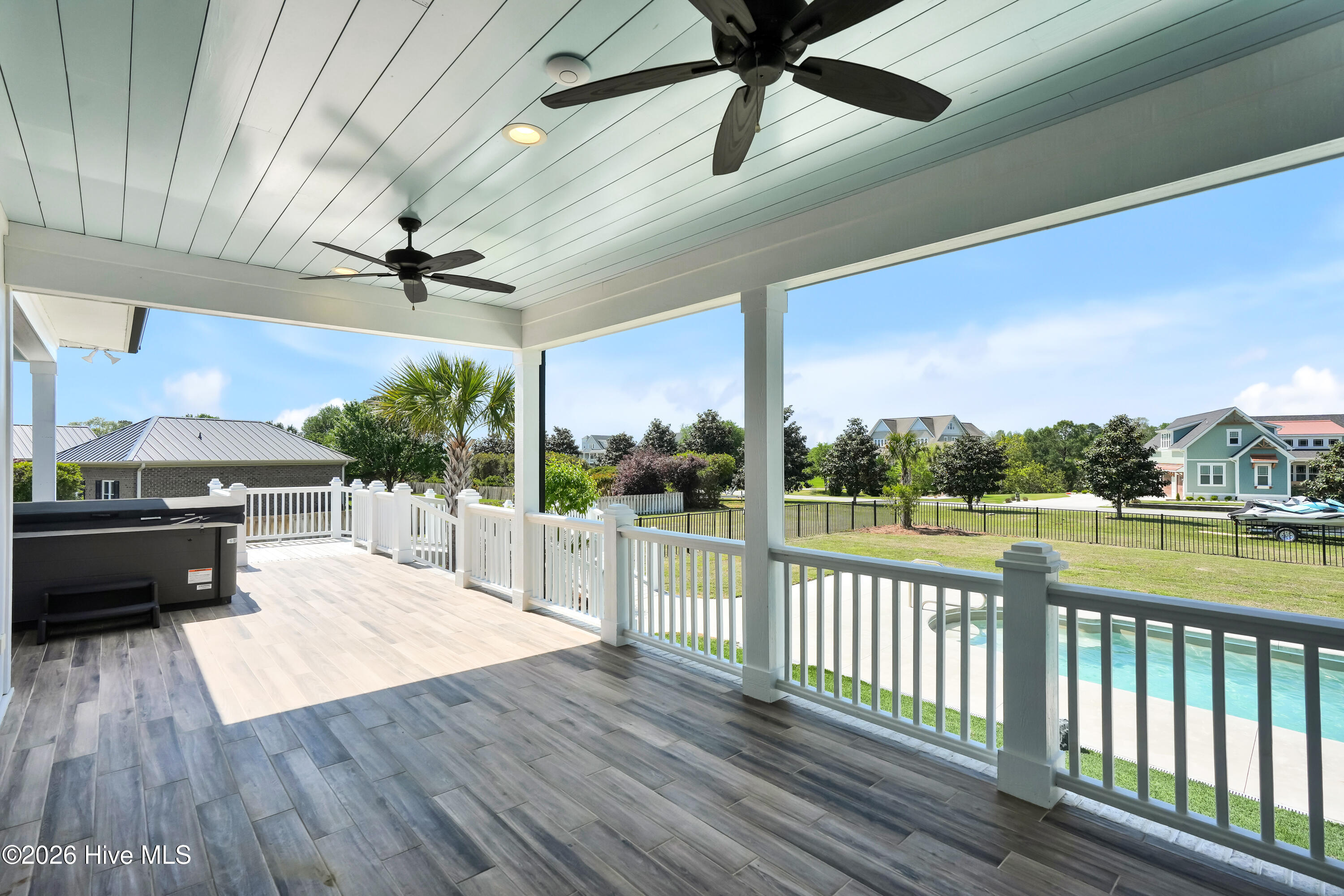 100567914 | Photo 50