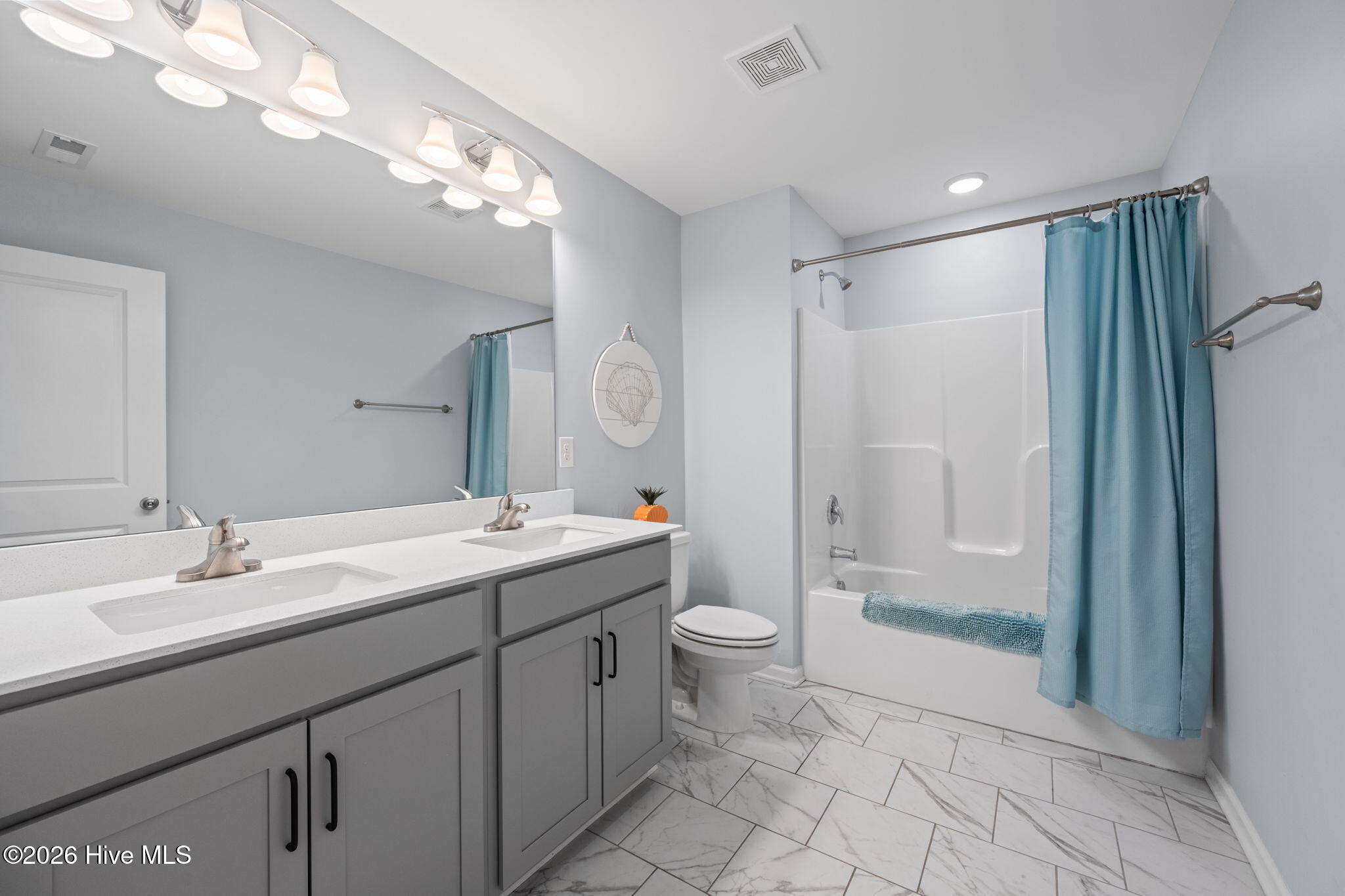 100567442 | Photo 19