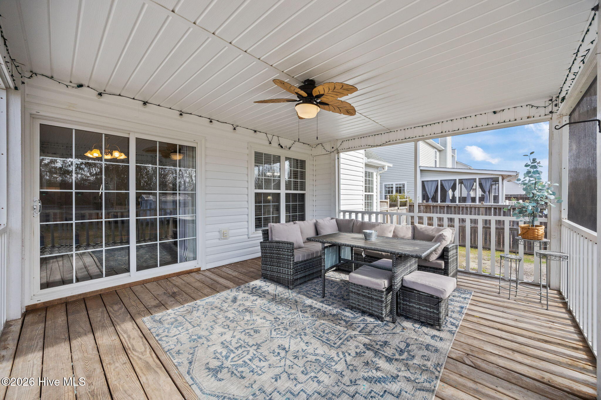 100558634 | Photo 38