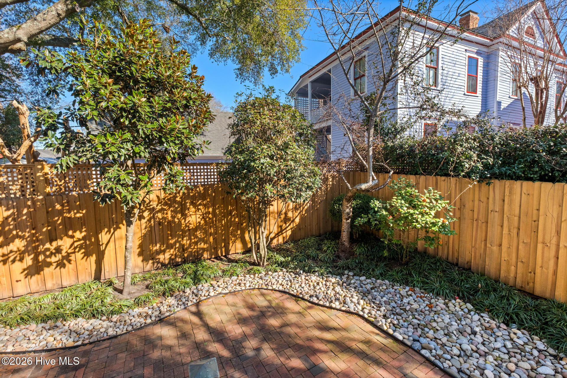 100556093 | Photo 49