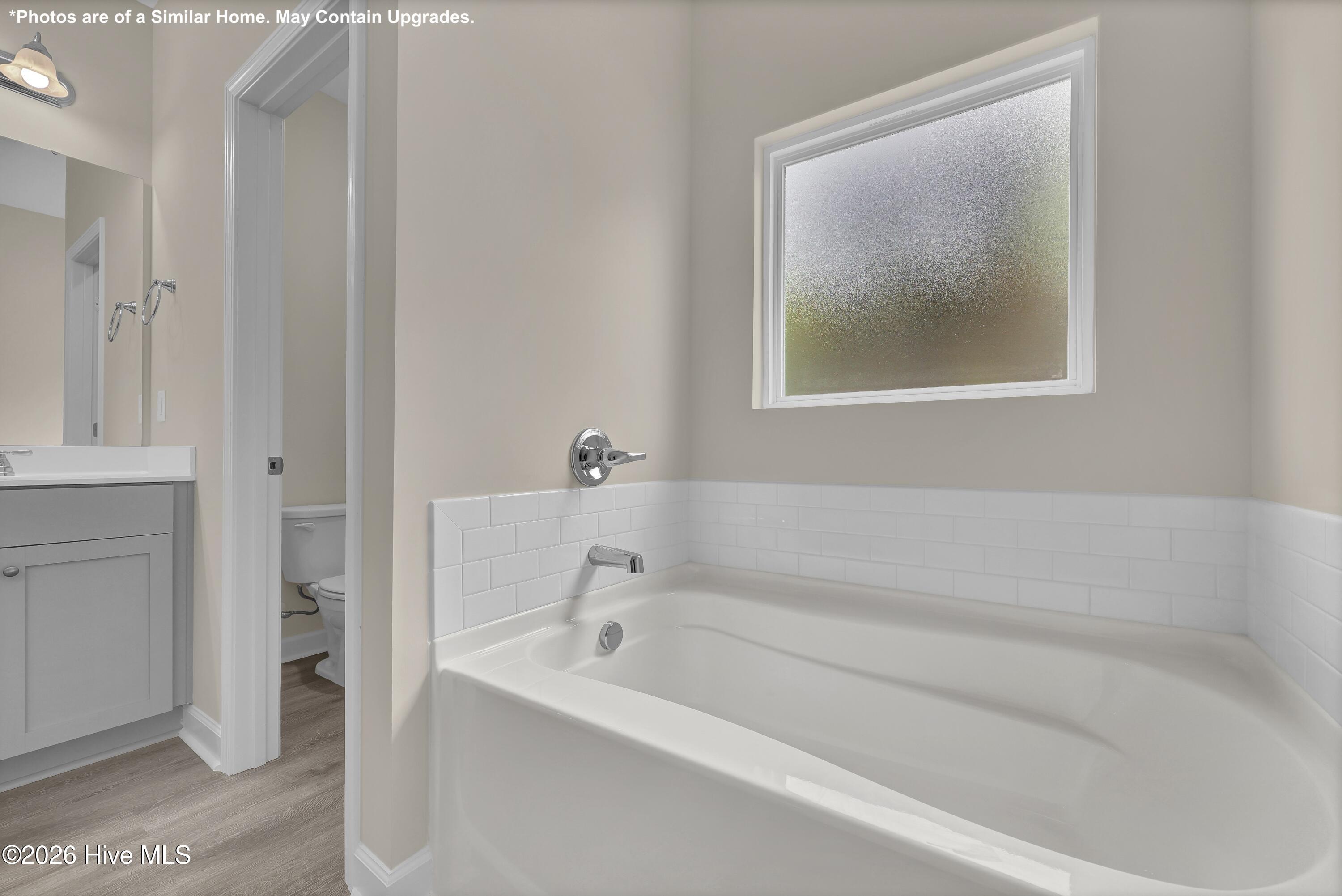 100557198 | Photo 21